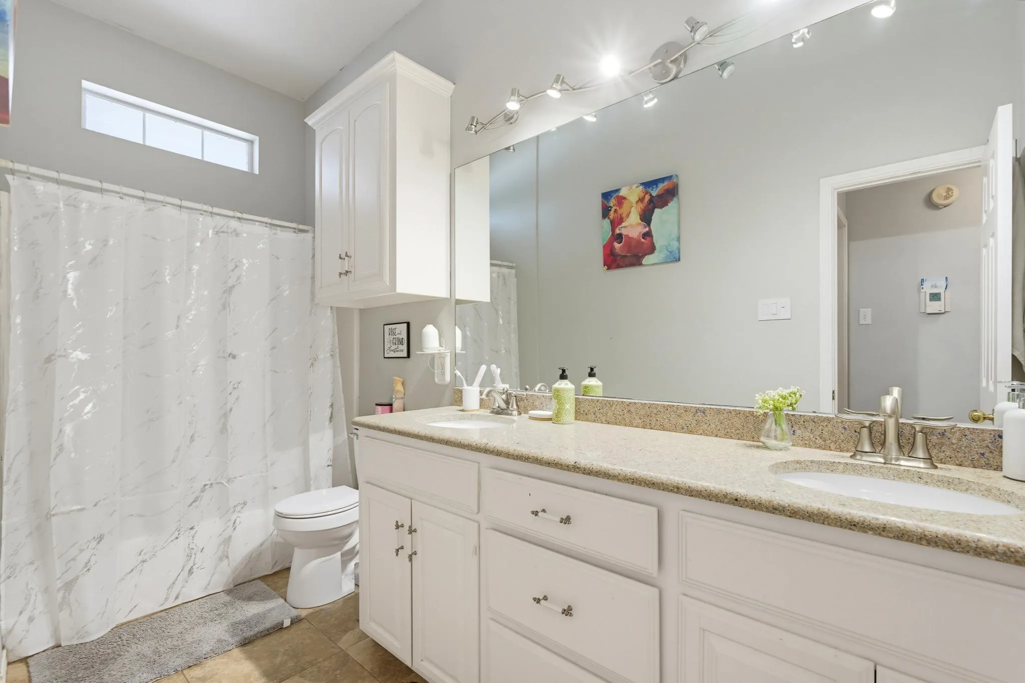 Single Family Residence For Sale in Taylor County , 1418 NEWCASTLE Drive, Abilene, Texas 79601, 3 Bedroom, 2 Bathroom, 2 Garage spaces, 1,984 Sqft, built in 1996, mls#21392232, Real Estate Agent in Abilene, Homes For Sale in Taylor county, Homes For Sale in Abilene, Realtor in Abilene Texas, Real Estate Brokerage Independent Realty Texas, Luminita Cordes Realtor
