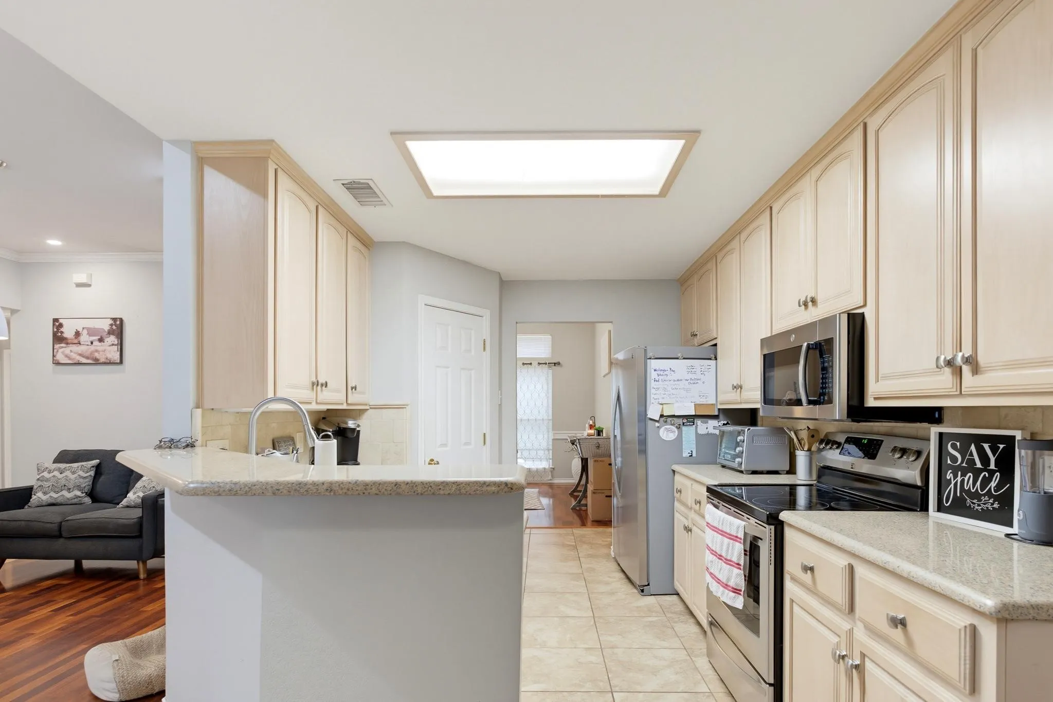 Single Family Residence For Sale in Taylor County , 1418 NEWCASTLE Drive, Abilene, Texas 79601, 3 Bedroom, 2 Bathroom, 2 Garage spaces, 1,984 Sqft, built in 1996, mls#21392232, Real Estate Agent in Abilene, Homes For Sale in Taylor county, Homes For Sale in Abilene, Realtor in Abilene Texas, Real Estate Brokerage Independent Realty Texas, Luminita Cordes Realtor