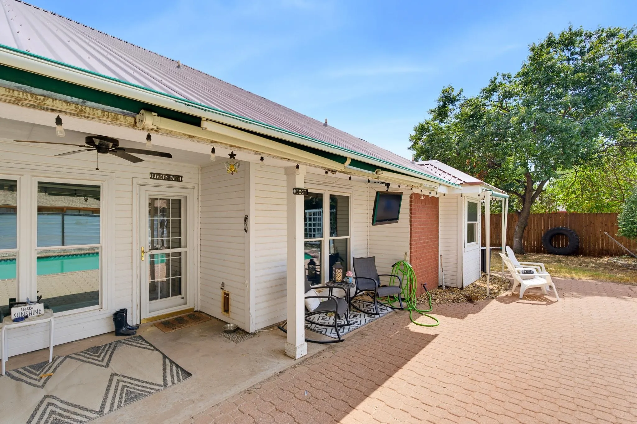 Single Family Residence For Sale in Taylor County , 1418 NEWCASTLE Drive, Abilene, Texas 79601, 3 Bedroom, 2 Bathroom, 2 Garage spaces, 1,984 Sqft, built in 1996, mls#21392232, Real Estate Agent in Abilene, Homes For Sale in Taylor county, Homes For Sale in Abilene, Realtor in Abilene Texas, Real Estate Brokerage Independent Realty Texas, Luminita Cordes Realtor