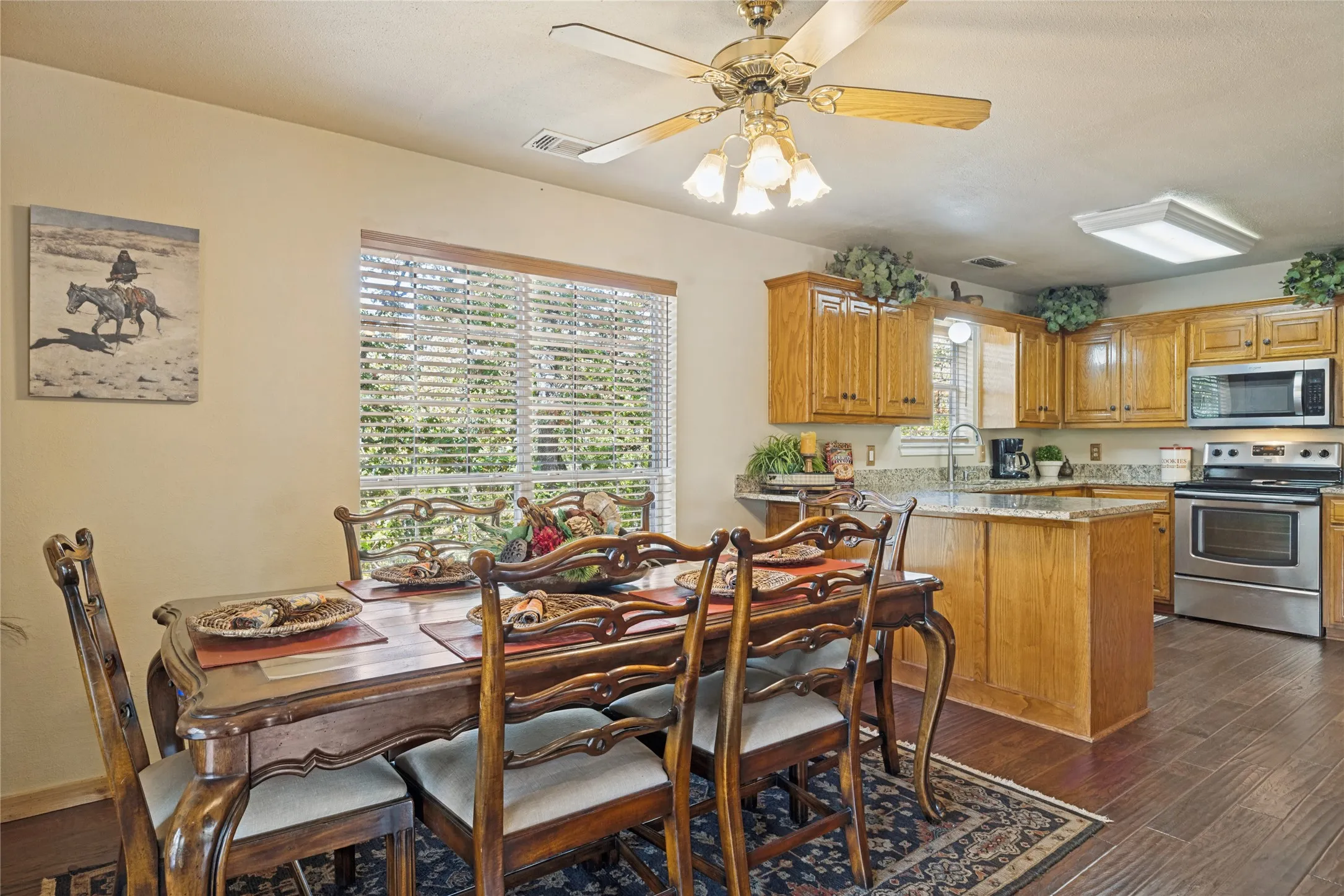 Single Family Residence For Sale in Van Zandt County , 1522 Fm 17, Grand Saline, Texas 75140, 2 Bedroom, 2 Bathroom, 2 Garage spaces, 1,520 Sqft, built in 2000, mls#21388357, Real Estate Agent in Grand Saline, Homes For Sale in Van Zandt county, Homes For Sale in Grand Saline, Realtor in Grand Saline Texas, Real Estate Brokerage Independent Realty Texas, Luminita Cordes Realtor