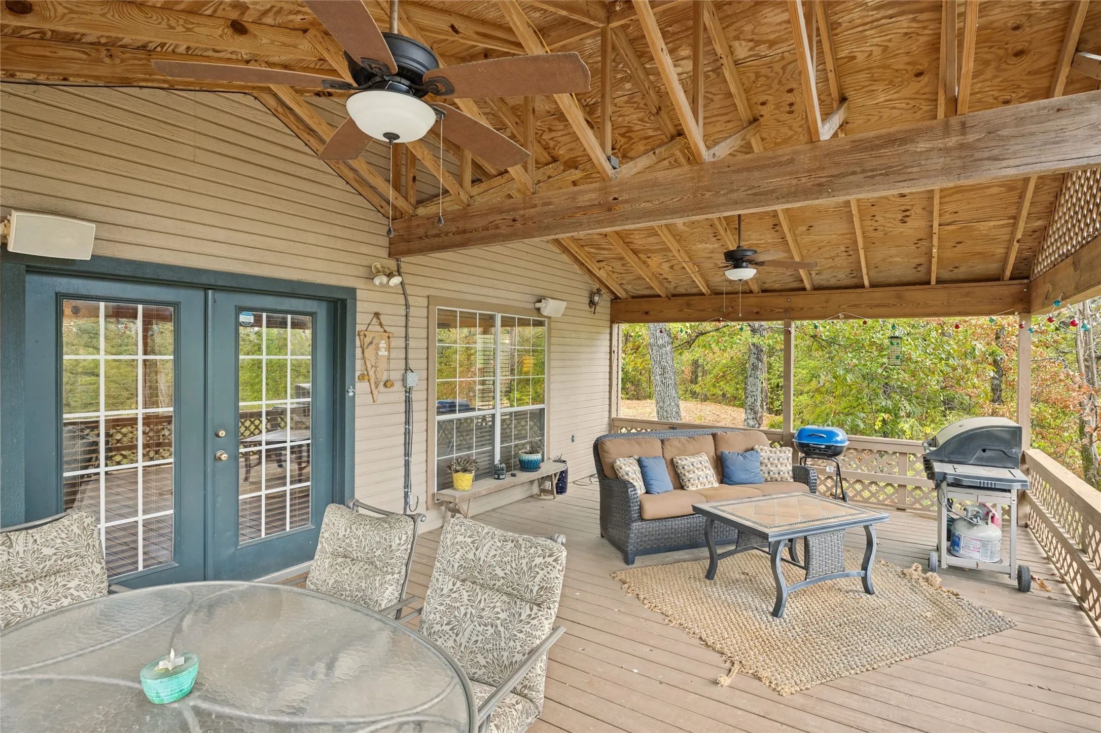 Single Family Residence For Sale in Van Zandt County , 1522 Fm 17, Grand Saline, Texas 75140, 2 Bedroom, 2 Bathroom, 2 Garage spaces, 1,520 Sqft, built in 2000, mls#21388357, Real Estate Agent in Grand Saline, Homes For Sale in Van Zandt county, Homes For Sale in Grand Saline, Realtor in Grand Saline Texas, Real Estate Brokerage Independent Realty Texas, Luminita Cordes Realtor