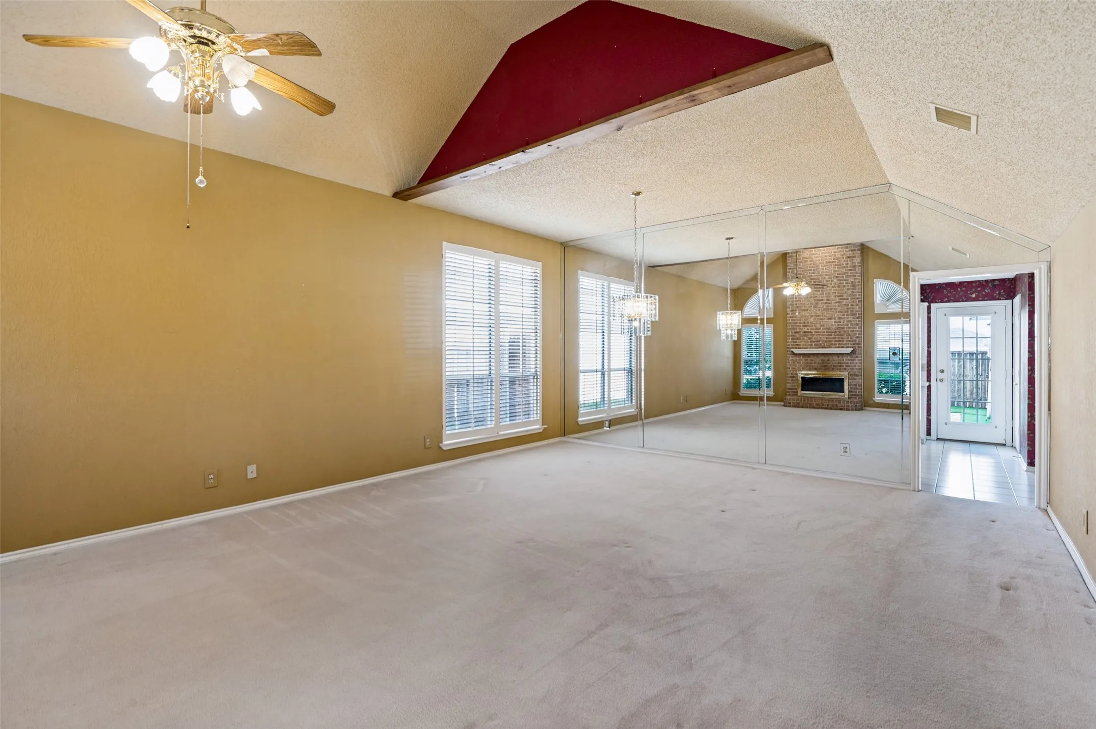 Single Family Residence For Sale in Denton County , 1110 Emily Lane, Carrollton, Texas 75010, 3 Bedroom, 2 Bathroom, 2 Garage spaces, 1,518 Sqft, built in 1989, mls#21395174, Real Estate Agent in Carrollton, Homes For Sale in Denton county, Homes For Sale in Carrollton, Realtor in Carrollton Texas, Real Estate Brokerage Independent Realty Texas, Luminita Cordes Realtor