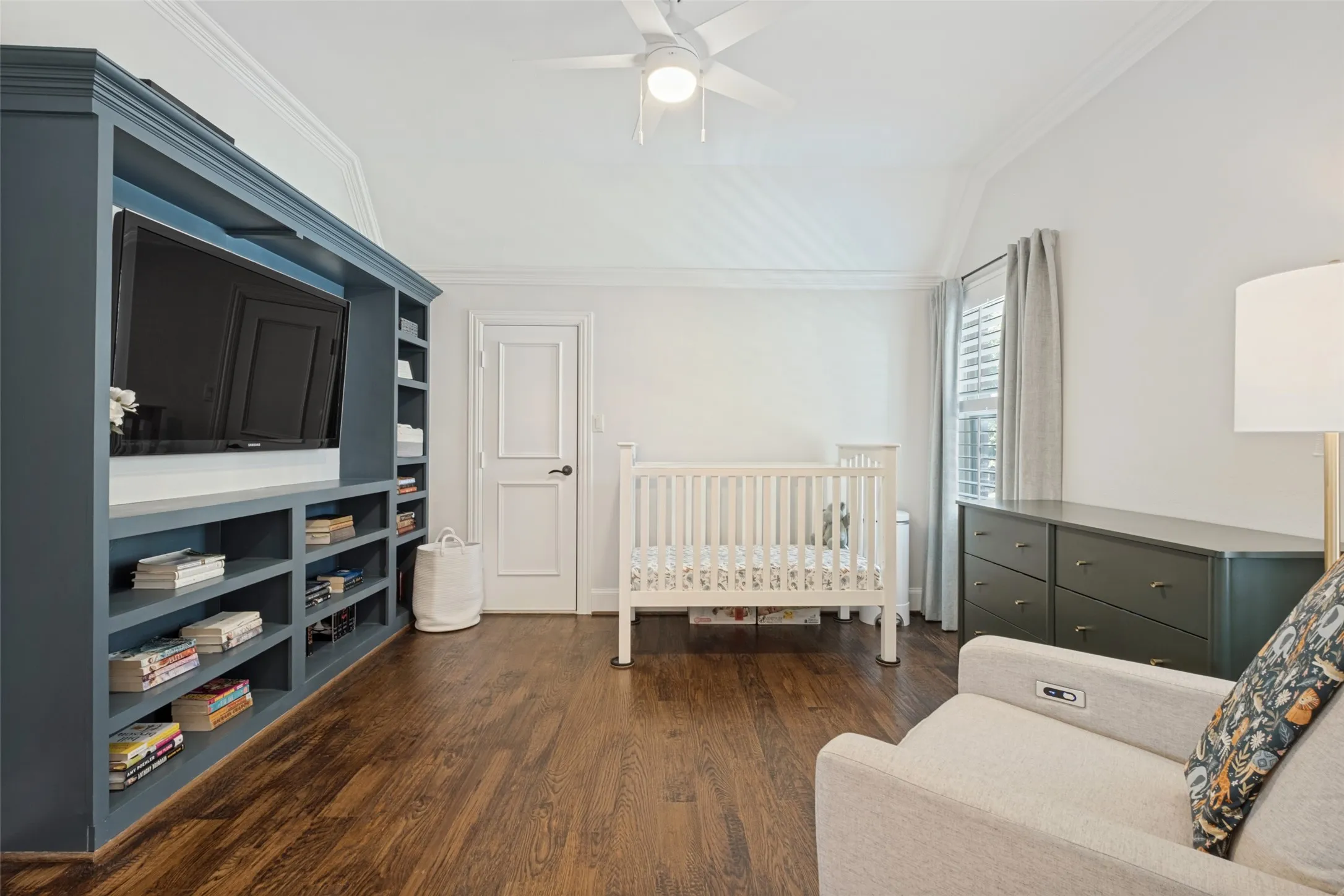 Single Family Residence For Sale in Dallas County , 5538 Ridgedale Avenue, Dallas, Texas 75206, 3 Bedroom, 2 Bathroom, 2 Garage spaces, 2,505 Sqft, built in 2005, mls#21394773, Real Estate Agent in Dallas, Homes For Sale in Dallas county, Homes For Sale in Dallas, Realtor in Dallas Texas, Real Estate Brokerage Independent Realty Texas, Luminita Cordes Realtor