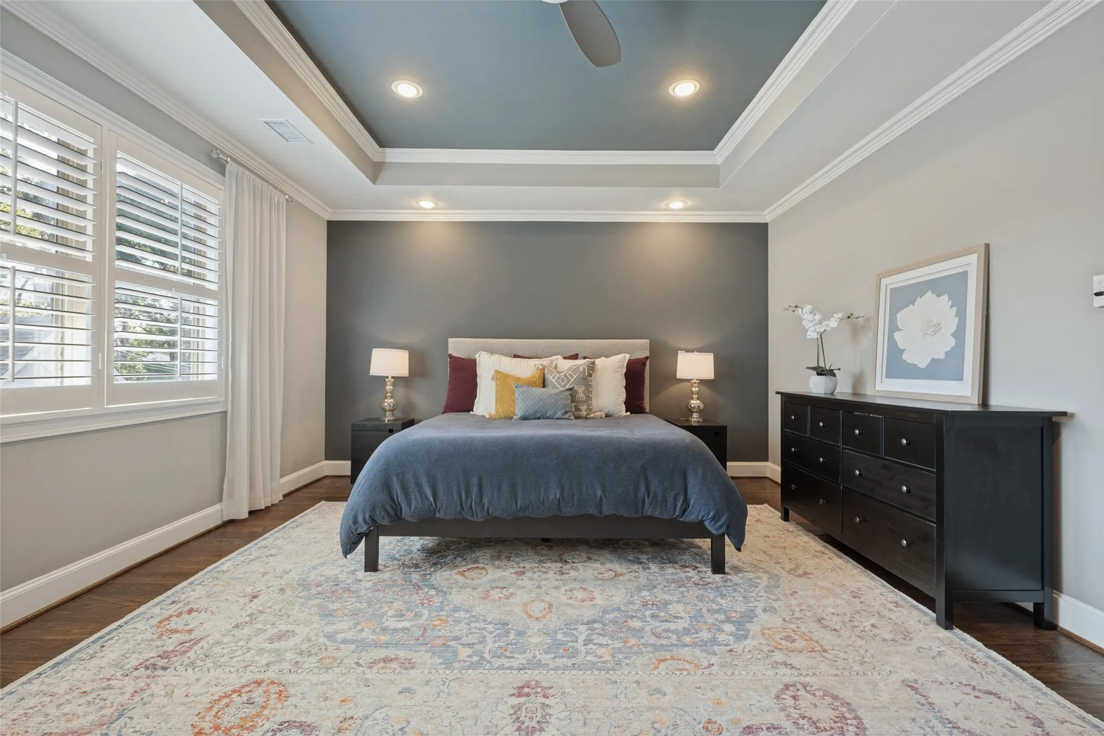 Single Family Residence For Sale in Dallas County , 5538 Ridgedale Avenue, Dallas, Texas 75206, 3 Bedroom, 2 Bathroom, 2 Garage spaces, 2,505 Sqft, built in 2005, mls#21394773, Real Estate Agent in Dallas, Homes For Sale in Dallas county, Homes For Sale in Dallas, Realtor in Dallas Texas, Real Estate Brokerage Independent Realty Texas, Luminita Cordes Realtor