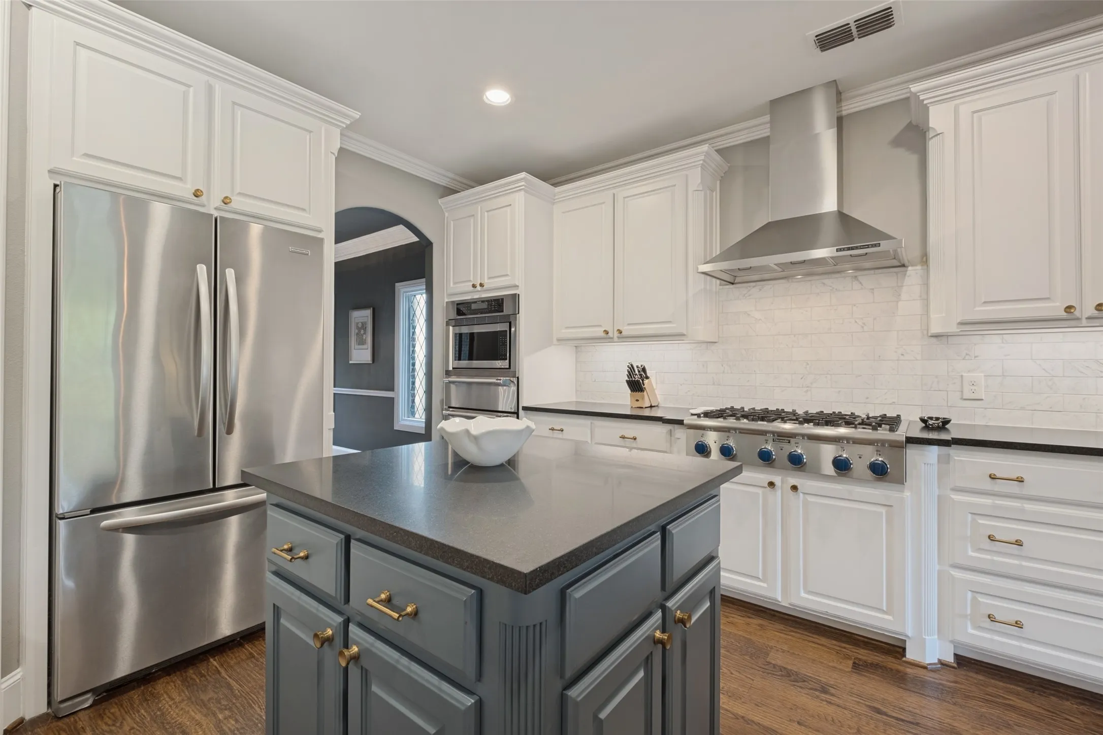 Single Family Residence For Sale in Dallas County , 5538 Ridgedale Avenue, Dallas, Texas 75206, 3 Bedroom, 2 Bathroom, 2 Garage spaces, 2,505 Sqft, built in 2005, mls#21394773, Real Estate Agent in Dallas, Homes For Sale in Dallas county, Homes For Sale in Dallas, Realtor in Dallas Texas, Real Estate Brokerage Independent Realty Texas, Luminita Cordes Realtor