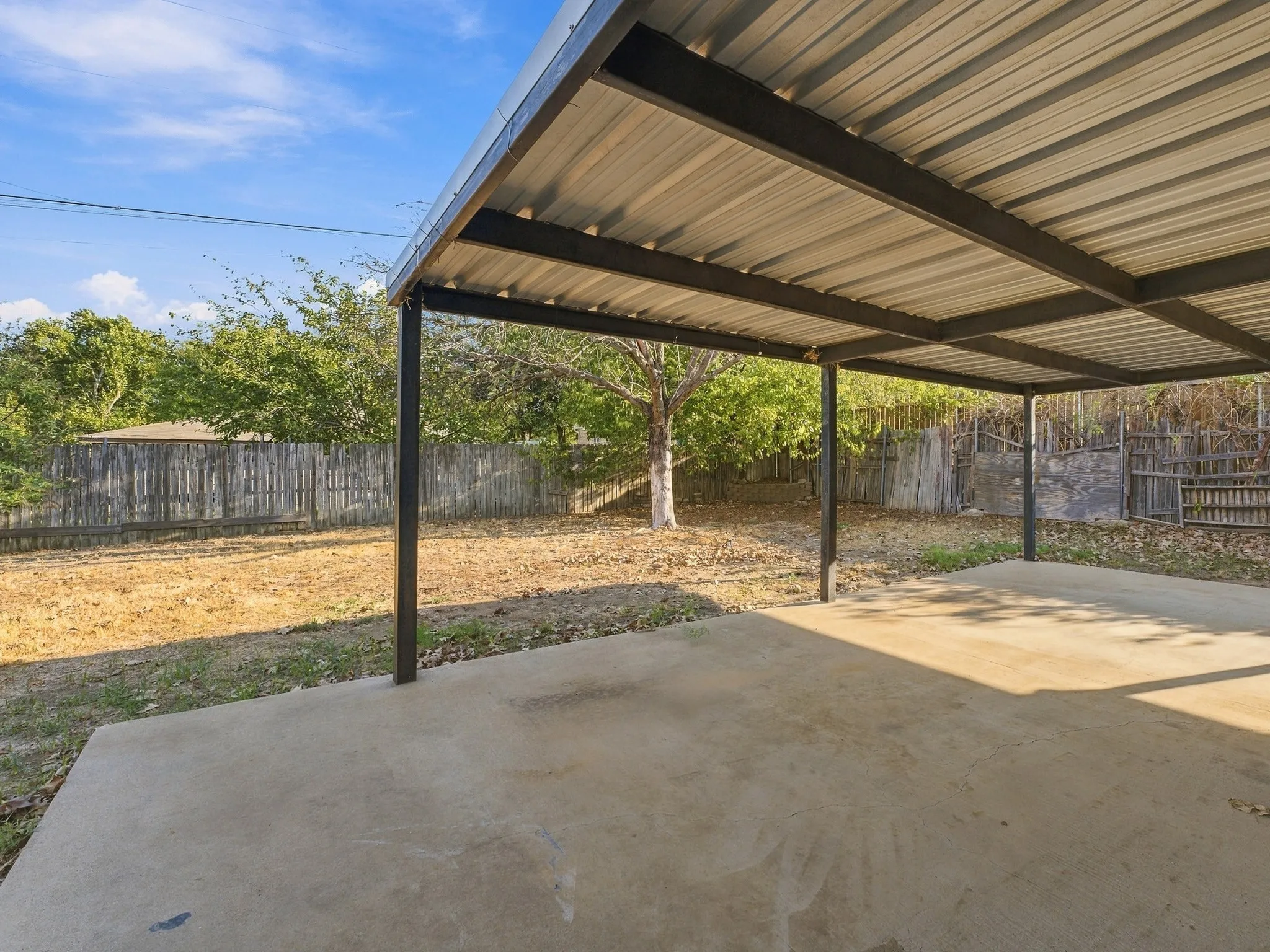 Single Family Residence For Sale in Wise County , 710 Parkridge Drive, Decatur, Texas 76234, 3 Bedroom, 2 Bathroom, 1 Garage spaces, 1,287 Sqft, built in 1987, mls#21394168, Real Estate Agent in Decatur, Homes For Sale in Wise county, Homes For Sale in Decatur, Realtor in Decatur Texas, Real Estate Brokerage Independent Realty Texas, Luminita Cordes Realtor