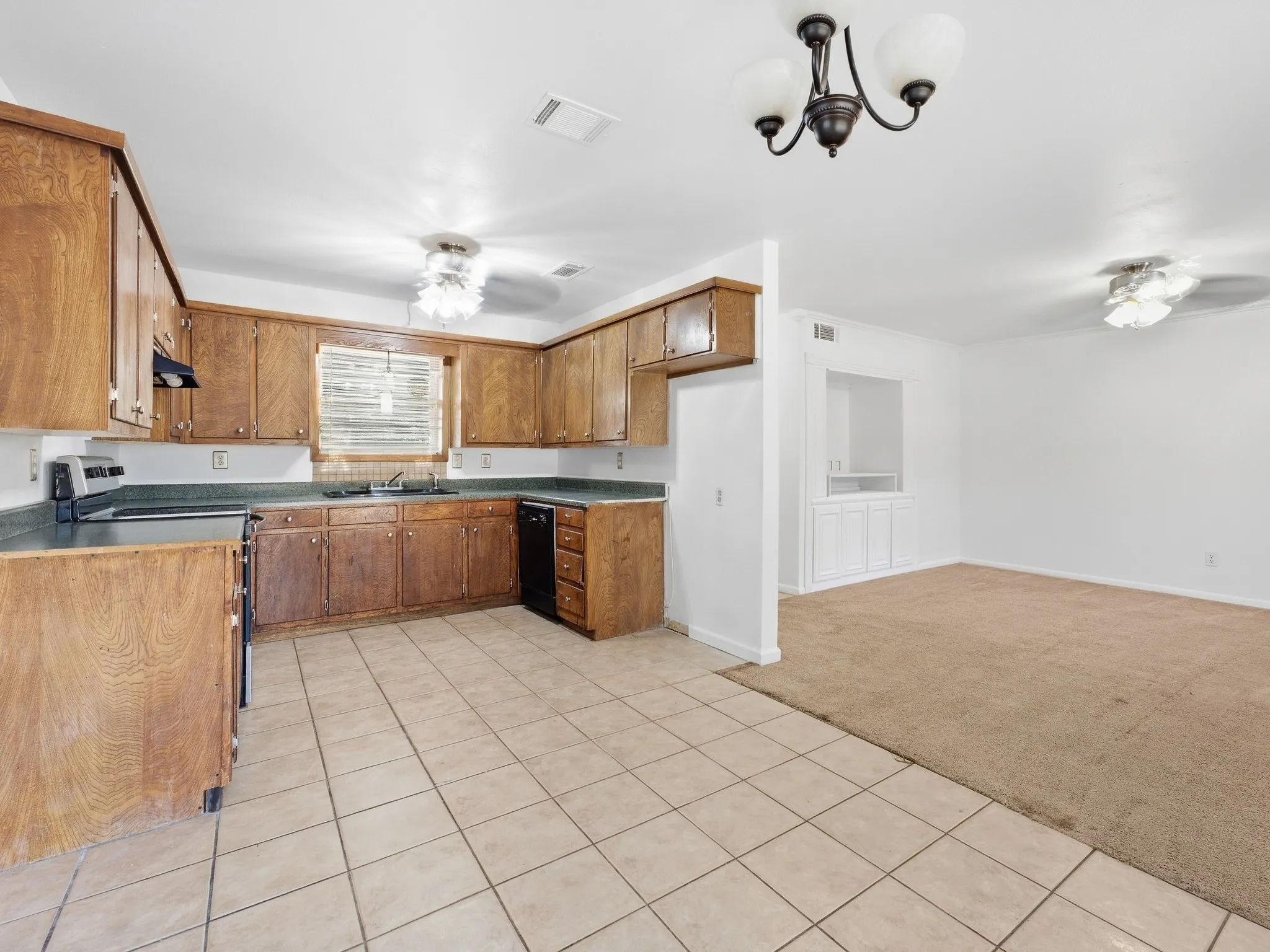 Single Family Residence For Sale in Wise County , 710 Parkridge Drive, Decatur, Texas 76234, 3 Bedroom, 2 Bathroom, 1 Garage spaces, 1,287 Sqft, built in 1987, mls#21394168, Real Estate Agent in Decatur, Homes For Sale in Wise county, Homes For Sale in Decatur, Realtor in Decatur Texas, Real Estate Brokerage Independent Realty Texas, Luminita Cordes Realtor