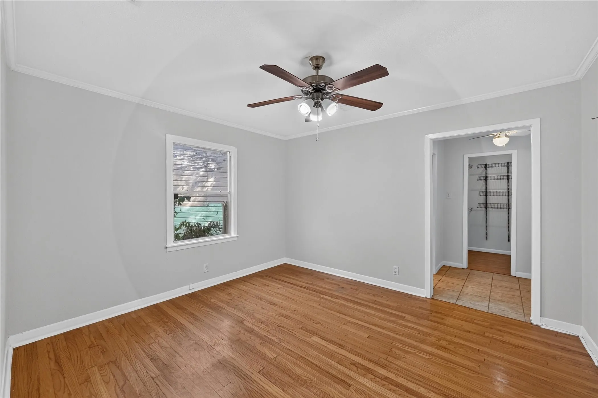 Single Family Residence For Sale in Tarrant County , 5008 Monna Street, Haltom City, Texas 76117, 3 Bedroom, 2 Bathroom, Garage spaces, 1,512 Sqft, built in 1954, mls#21394907, Real Estate Agent in Haltom City, Homes For Sale in Tarrant county, Homes For Sale in Haltom City, Realtor in Haltom City Texas, Real Estate Brokerage Independent Realty Texas, Luminita Cordes Realtor