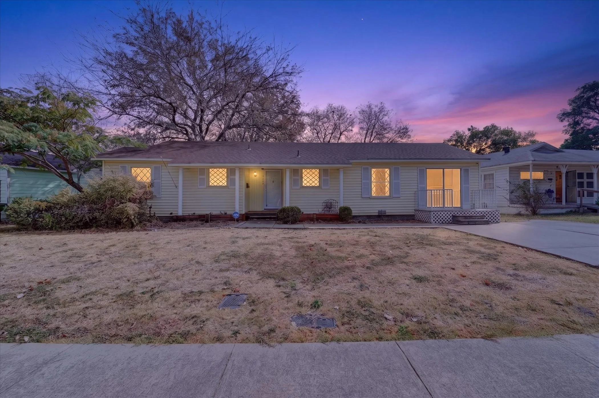 Single Family Residence For Sale in Tarrant County , 5008 Monna Street, Haltom City, Texas 76117, 3 Bedroom, 2 Bathroom, Garage spaces, 1,512 Sqft, built in 1954, mls#21394907, Real Estate Agent in Haltom City, Homes For Sale in Tarrant county, Homes For Sale in Haltom City, Realtor in Haltom City Texas, Real Estate Brokerage Independent Realty Texas, Luminita Cordes Realtor