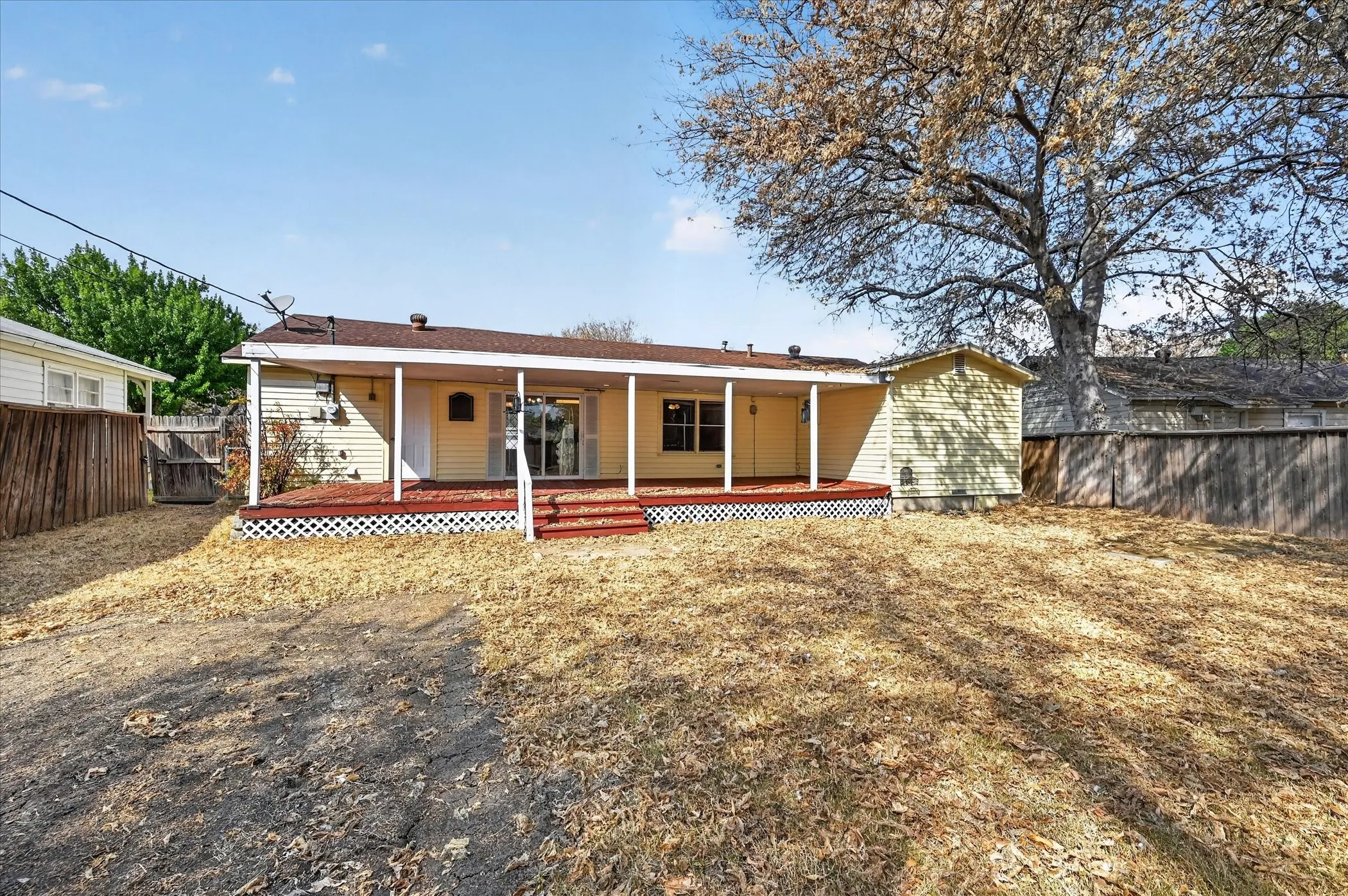 Single Family Residence For Sale in Tarrant County , 5008 Monna Street, Haltom City, Texas 76117, 3 Bedroom, 2 Bathroom, Garage spaces, 1,512 Sqft, built in 1954, mls#21394907, Real Estate Agent in Haltom City, Homes For Sale in Tarrant county, Homes For Sale in Haltom City, Realtor in Haltom City Texas, Real Estate Brokerage Independent Realty Texas, Luminita Cordes Realtor