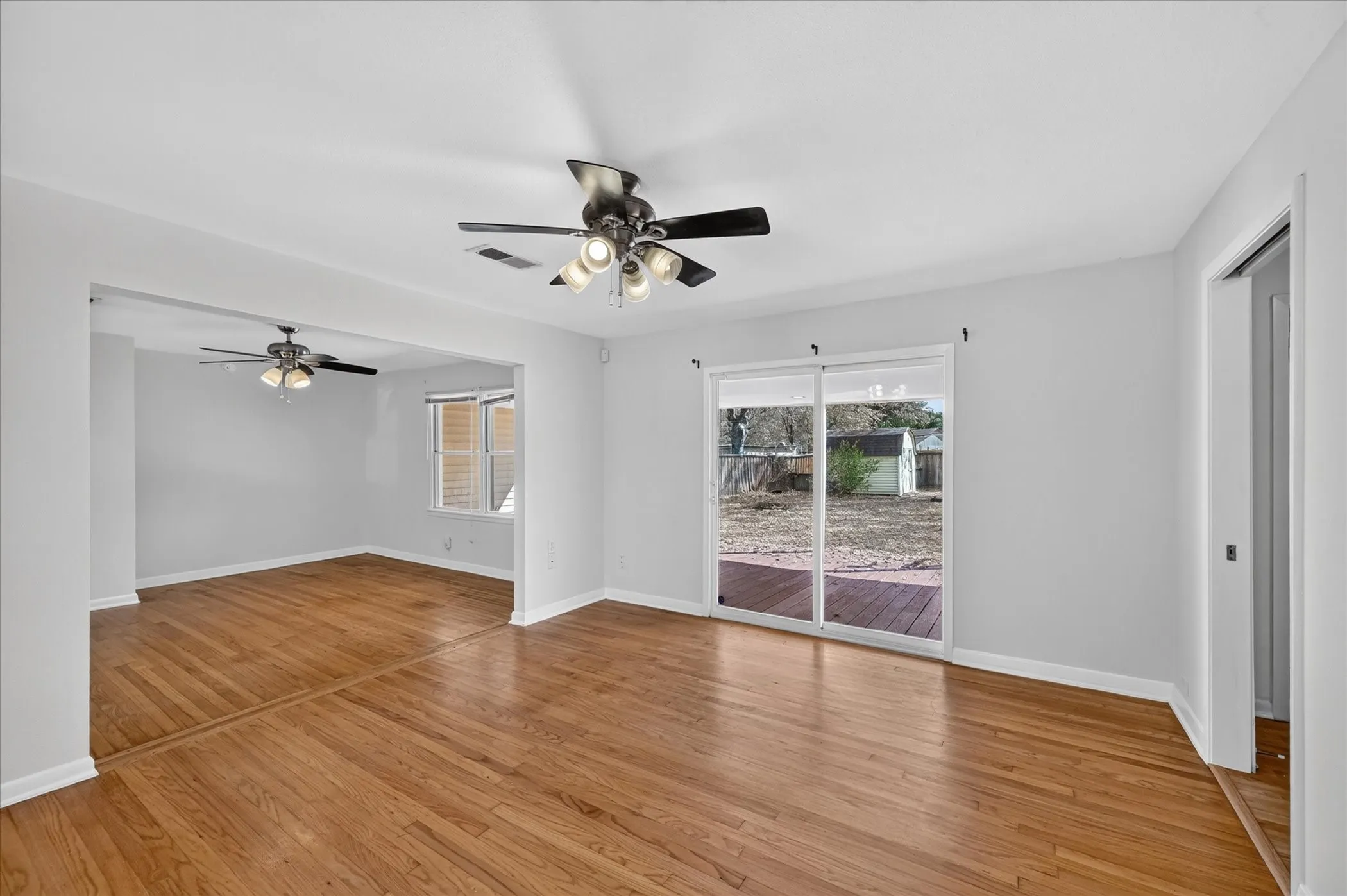 Single Family Residence For Sale in Tarrant County , 5008 Monna Street, Haltom City, Texas 76117, 3 Bedroom, 2 Bathroom, Garage spaces, 1,512 Sqft, built in 1954, mls#21394907, Real Estate Agent in Haltom City, Homes For Sale in Tarrant county, Homes For Sale in Haltom City, Realtor in Haltom City Texas, Real Estate Brokerage Independent Realty Texas, Luminita Cordes Realtor