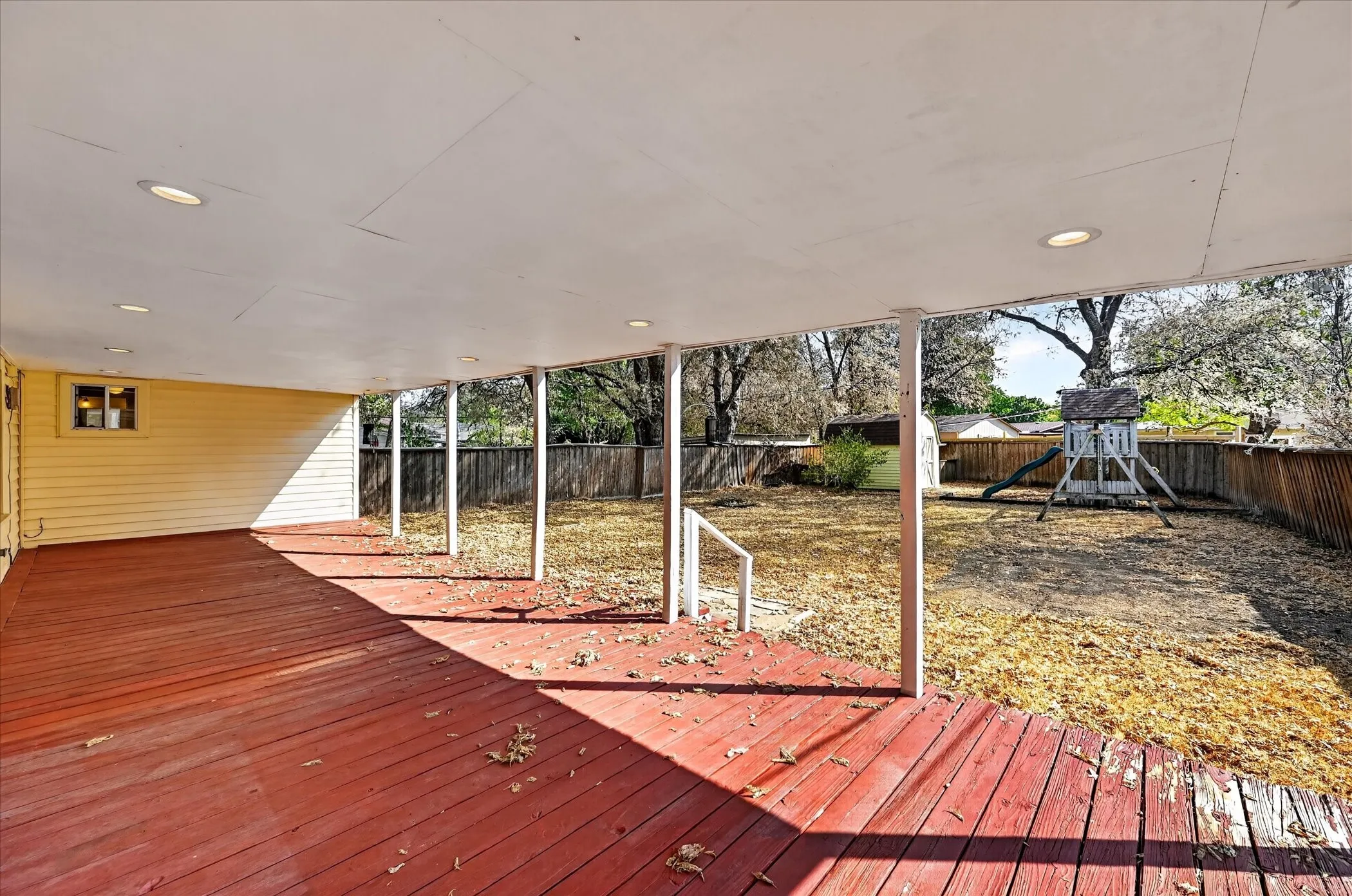 Single Family Residence For Sale in Tarrant County , 5008 Monna Street, Haltom City, Texas 76117, 3 Bedroom, 2 Bathroom, Garage spaces, 1,512 Sqft, built in 1954, mls#21394907, Real Estate Agent in Haltom City, Homes For Sale in Tarrant county, Homes For Sale in Haltom City, Realtor in Haltom City Texas, Real Estate Brokerage Independent Realty Texas, Luminita Cordes Realtor