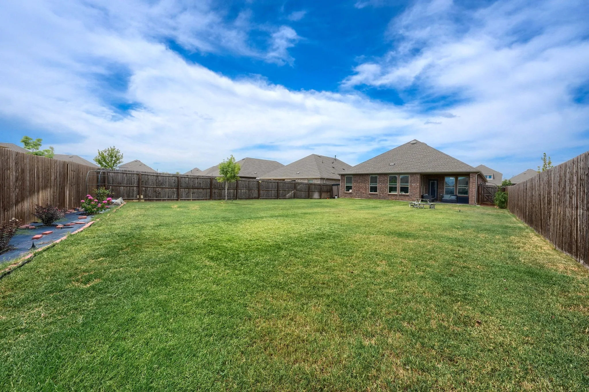 Single Family Residence For Rent in Denton County , 10922 Autry Ridge Lane, Aubrey, Texas 76227, 3 Bedroom, 2 Bathroom, 2 Garage spaces, 1,783 Sqft, built in 2022, mls#21395837, Real Estate Agent in Aubrey, Homes For Rent in Denton county, Homes For Rent in Aubrey, Realtor in Aubrey Texas, Real Estate Brokerage Independent Realty Texas, Luminita Cordes Realtor