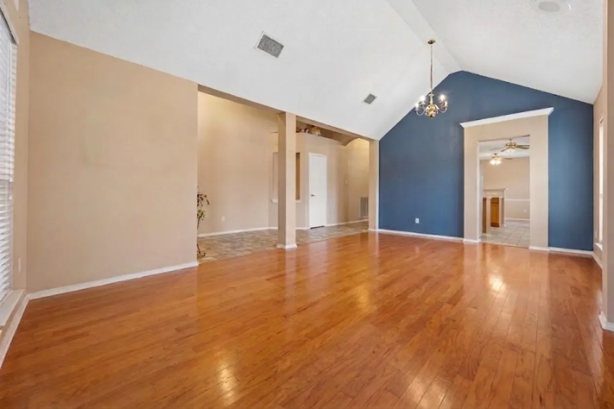 Single Family Residence For Sale in Tarrant County , 6712 Braeview Drive, Fort Worth, Texas 76137, 4 Bedroom, 2 Bathroom, 2 Garage spaces, 2,186 Sqft, built in 1996, mls#21395841, Real Estate Agent in Fort Worth, Homes For Sale in Tarrant county, Homes For Sale in Fort Worth, Realtor in Fort Worth Texas, Real Estate Brokerage Independent Realty Texas, Luminita Cordes Realtor