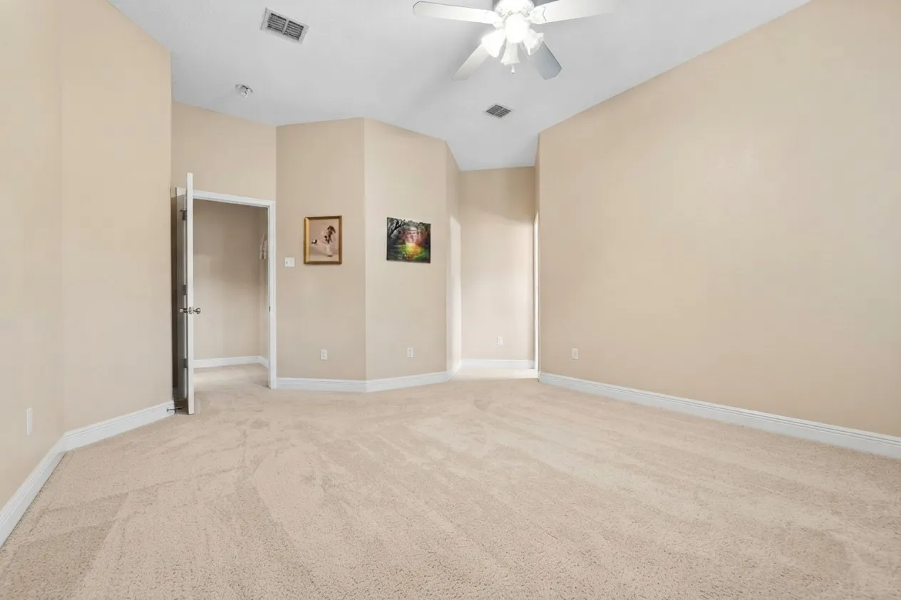 Single Family Residence For Sale in Tarrant County , 6712 Braeview Drive, Fort Worth, Texas 76137, 4 Bedroom, 2 Bathroom, 2 Garage spaces, 2,186 Sqft, built in 1996, mls#21395841, Real Estate Agent in Fort Worth, Homes For Sale in Tarrant county, Homes For Sale in Fort Worth, Realtor in Fort Worth Texas, Real Estate Brokerage Independent Realty Texas, Luminita Cordes Realtor