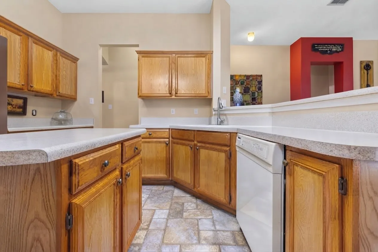 Single Family Residence For Sale in Tarrant County , 6712 Braeview Drive, Fort Worth, Texas 76137, 4 Bedroom, 2 Bathroom, 2 Garage spaces, 2,186 Sqft, built in 1996, mls#21395841, Real Estate Agent in Fort Worth, Homes For Sale in Tarrant county, Homes For Sale in Fort Worth, Realtor in Fort Worth Texas, Real Estate Brokerage Independent Realty Texas, Luminita Cordes Realtor