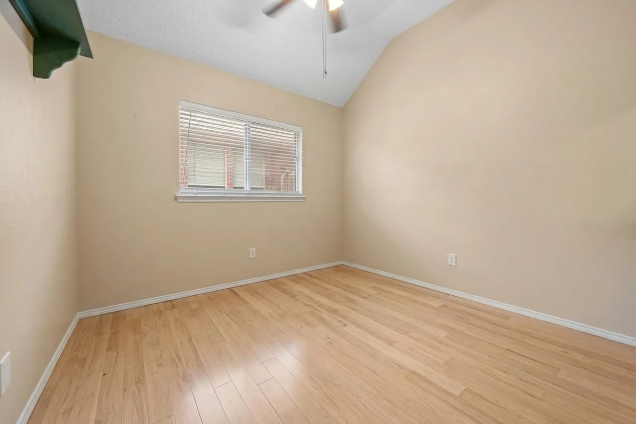 Single Family Residence For Sale in Tarrant County , 6712 Braeview Drive, Fort Worth, Texas 76137, 4 Bedroom, 2 Bathroom, 2 Garage spaces, 2,186 Sqft, built in 1996, mls#21395841, Real Estate Agent in Fort Worth, Homes For Sale in Tarrant county, Homes For Sale in Fort Worth, Realtor in Fort Worth Texas, Real Estate Brokerage Independent Realty Texas, Luminita Cordes Realtor