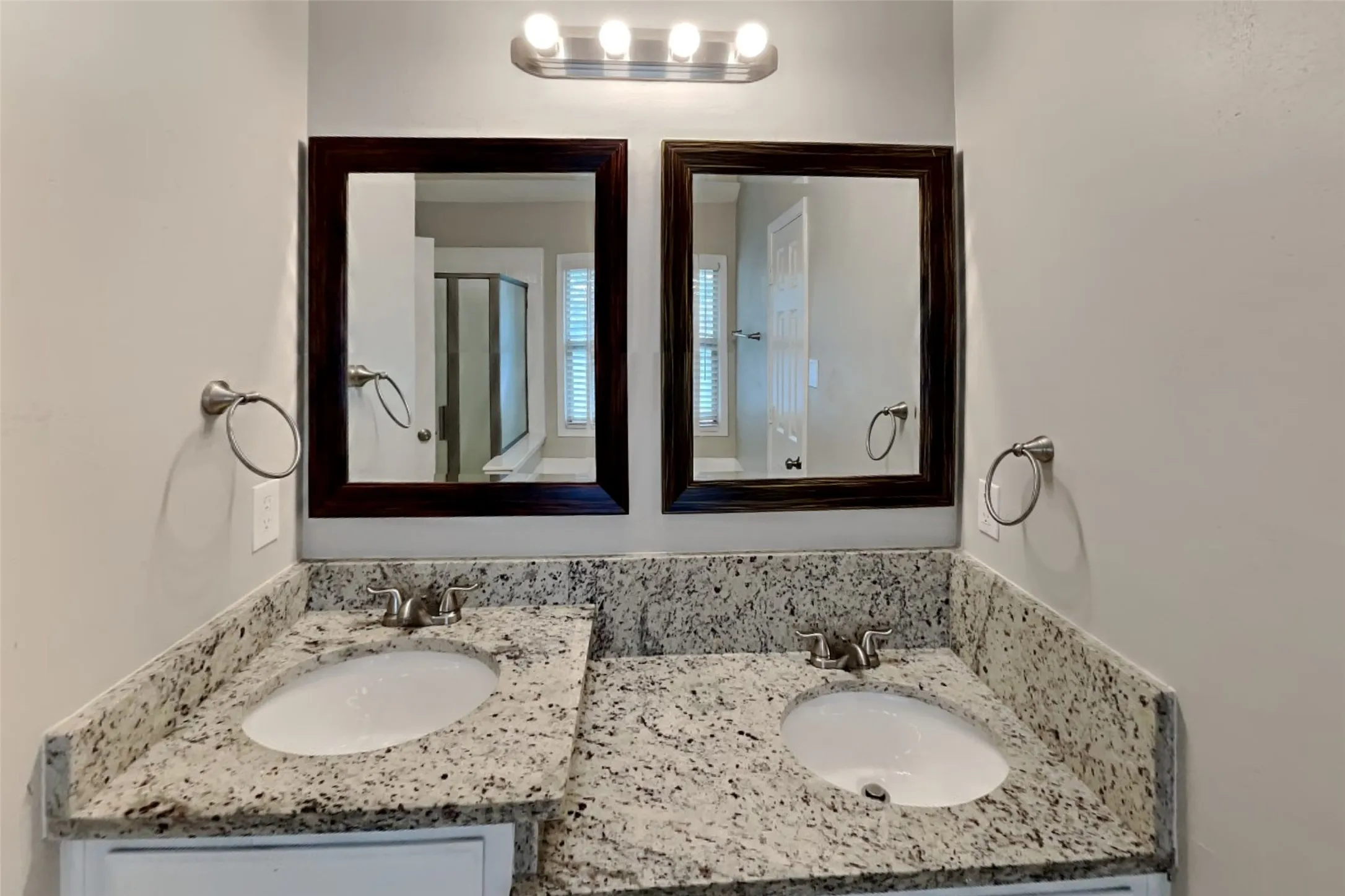 Single Family Residence For Rent in Collin County , 811 Rockefeller Lane, Allen, Texas 75002, 4 Bedroom, 3 Bathroom, 2 Garage spaces, 1,996 Sqft, built in 1994, mls#21395836, Real Estate Agent in Allen, Homes For Rent in Collin county, Homes For Rent in Allen, Realtor in Allen Texas, Real Estate Brokerage Independent Realty Texas, Luminita Cordes Realtor