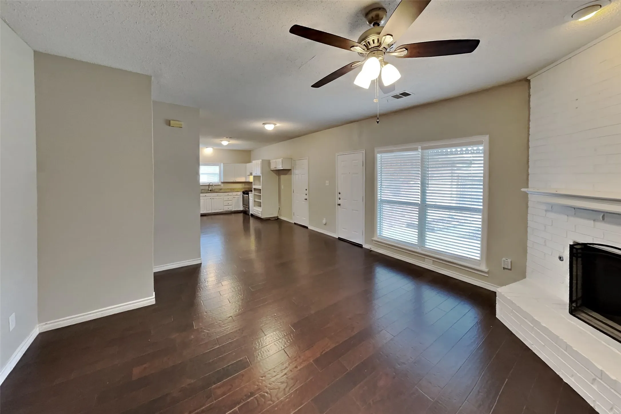 Single Family Residence For Rent in Collin County , 811 Rockefeller Lane, Allen, Texas 75002, 4 Bedroom, 3 Bathroom, 2 Garage spaces, 1,996 Sqft, built in 1994, mls#21395836, Real Estate Agent in Allen, Homes For Rent in Collin county, Homes For Rent in Allen, Realtor in Allen Texas, Real Estate Brokerage Independent Realty Texas, Luminita Cordes Realtor