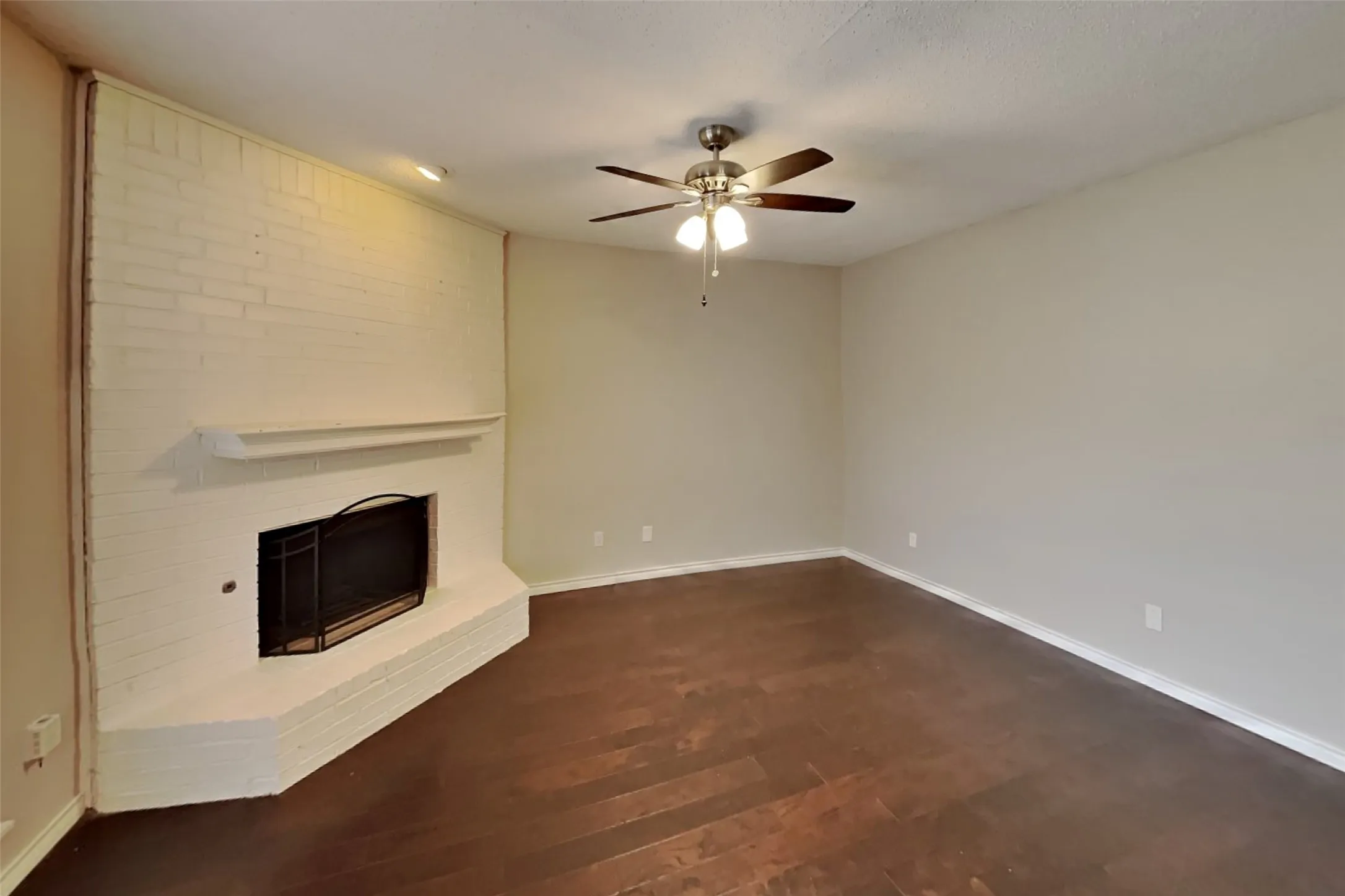 Single Family Residence For Rent in Collin County , 811 Rockefeller Lane, Allen, Texas 75002, 4 Bedroom, 3 Bathroom, 2 Garage spaces, 1,996 Sqft, built in 1994, mls#21395836, Real Estate Agent in Allen, Homes For Rent in Collin county, Homes For Rent in Allen, Realtor in Allen Texas, Real Estate Brokerage Independent Realty Texas, Luminita Cordes Realtor
