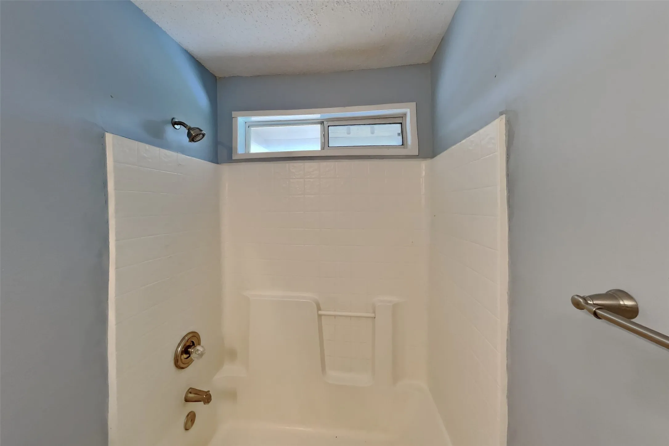Single Family Residence For Rent in Collin County , 811 Rockefeller Lane, Allen, Texas 75002, 4 Bedroom, 3 Bathroom, 2 Garage spaces, 1,996 Sqft, built in 1994, mls#21395836, Real Estate Agent in Allen, Homes For Rent in Collin county, Homes For Rent in Allen, Realtor in Allen Texas, Real Estate Brokerage Independent Realty Texas, Luminita Cordes Realtor