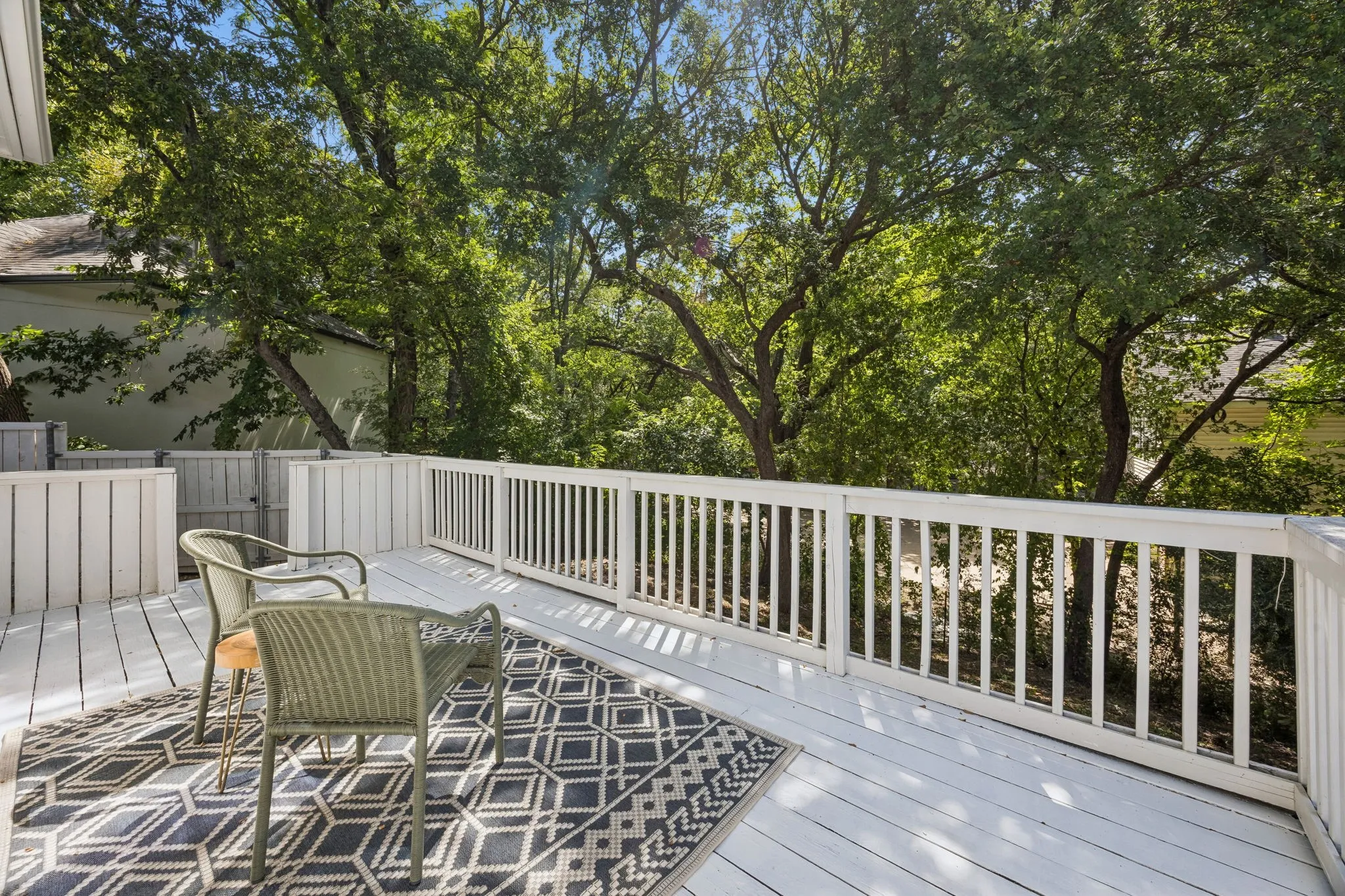 Single Family Residence For Sale in Dallas County , 7920 Goforth Road, Dallas, Texas 75238, 3 Bedroom, 3 Bathroom, 1 Garage spaces, 2,408 Sqft, built in 1981, mls#21395052, Real Estate Agent in Dallas, Homes For Sale in Dallas county, Homes For Sale in Dallas, Realtor in Dallas Texas, Real Estate Brokerage Independent Realty Texas, Luminita Cordes Realtor