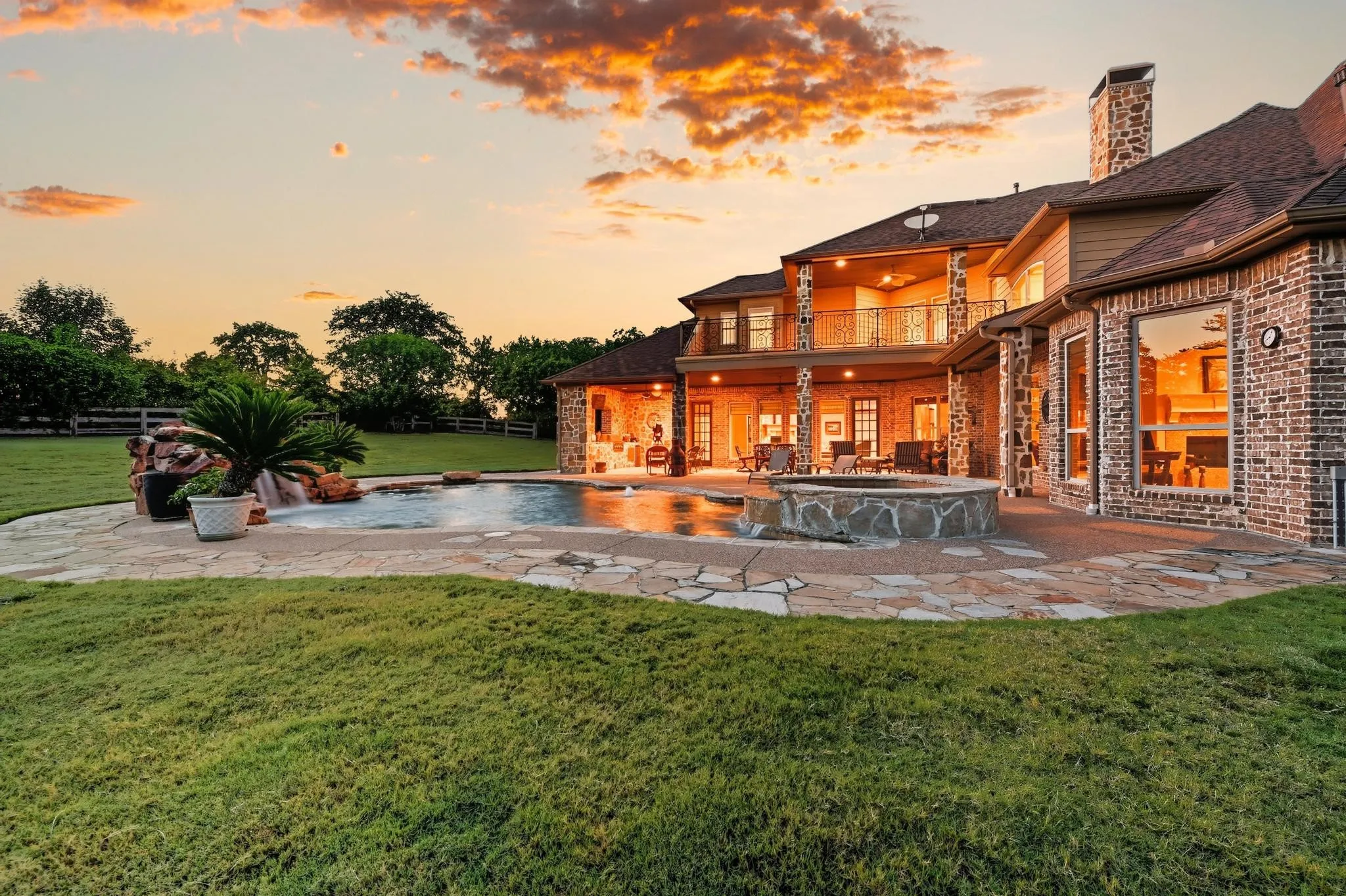 Single Family Residence For Sale in Denton County , 4141 High Road, Flower Mound, Texas 75022, 5 Bedroom, 6 Bathroom, 4 Garage spaces, 5,502 Sqft, built in 2005, mls#21392070, Real Estate Agent in Flower Mound, Homes For Sale in Denton county, Homes For Sale in Flower Mound, Realtor in Flower Mound Texas, Real Estate Brokerage Independent Realty Texas, Luminita Cordes Realtor