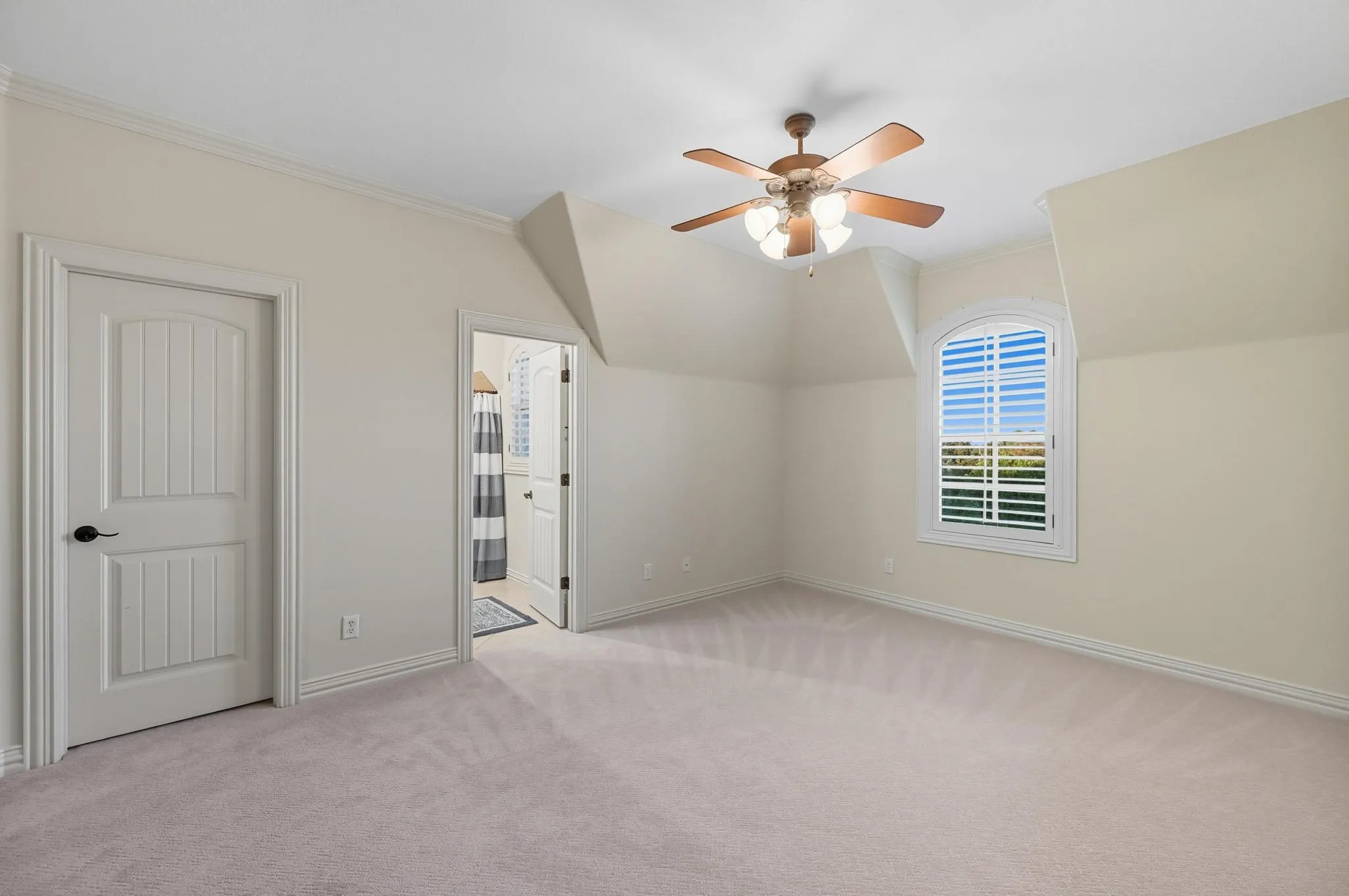 Single Family Residence For Sale in Denton County , 4141 High Road, Flower Mound, Texas 75022, 5 Bedroom, 6 Bathroom, 4 Garage spaces, 5,502 Sqft, built in 2005, mls#21392070, Real Estate Agent in Flower Mound, Homes For Sale in Denton county, Homes For Sale in Flower Mound, Realtor in Flower Mound Texas, Real Estate Brokerage Independent Realty Texas, Luminita Cordes Realtor
