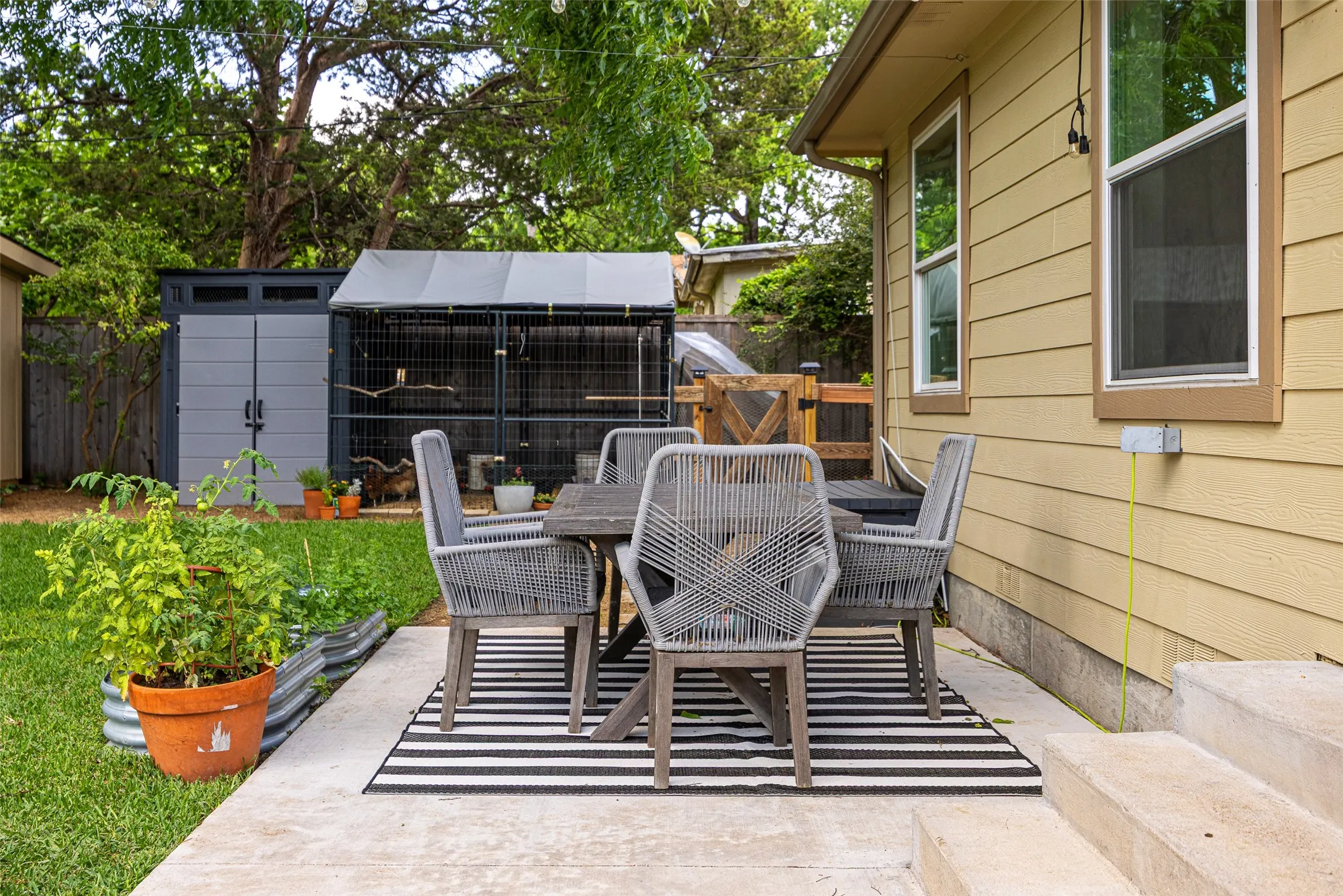 Single Family Residence For Sale in Dallas County , 11207 Sinclair Avenue, Dallas, Texas 75218, 3 Bedroom, 2 Bathroom, 1 Garage spaces, 2,095 Sqft, built in 1955, mls#21395843, Real Estate Agent in Dallas, Homes For Sale in Dallas county, Homes For Sale in Dallas, Realtor in Dallas Texas, Real Estate Brokerage Independent Realty Texas, Luminita Cordes Realtor