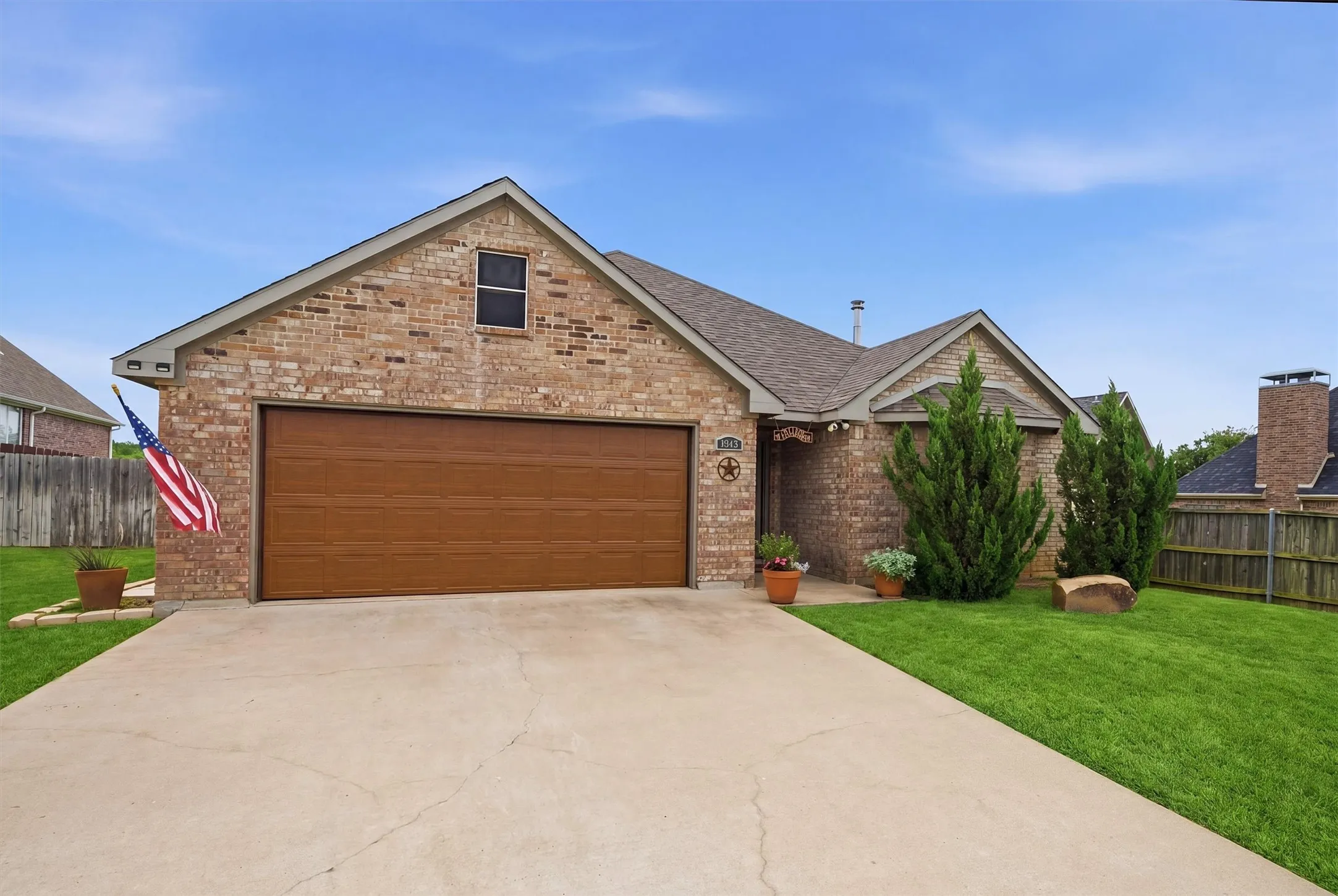 Single Family Residence For Sale in Grayson County , 5022 Mesquite Ridge Trail, Sherman, Texas 75092, 3 Bedroom, 2 Bathroom, 2 Garage spaces, 1,494 Sqft, built in 2016, mls#21395853, Real Estate Agent in Sherman, Homes For Sale in Grayson county, Homes For Sale in Sherman, Realtor in Sherman Texas, Real Estate Brokerage Independent Realty Texas, Luminita Cordes Realtor