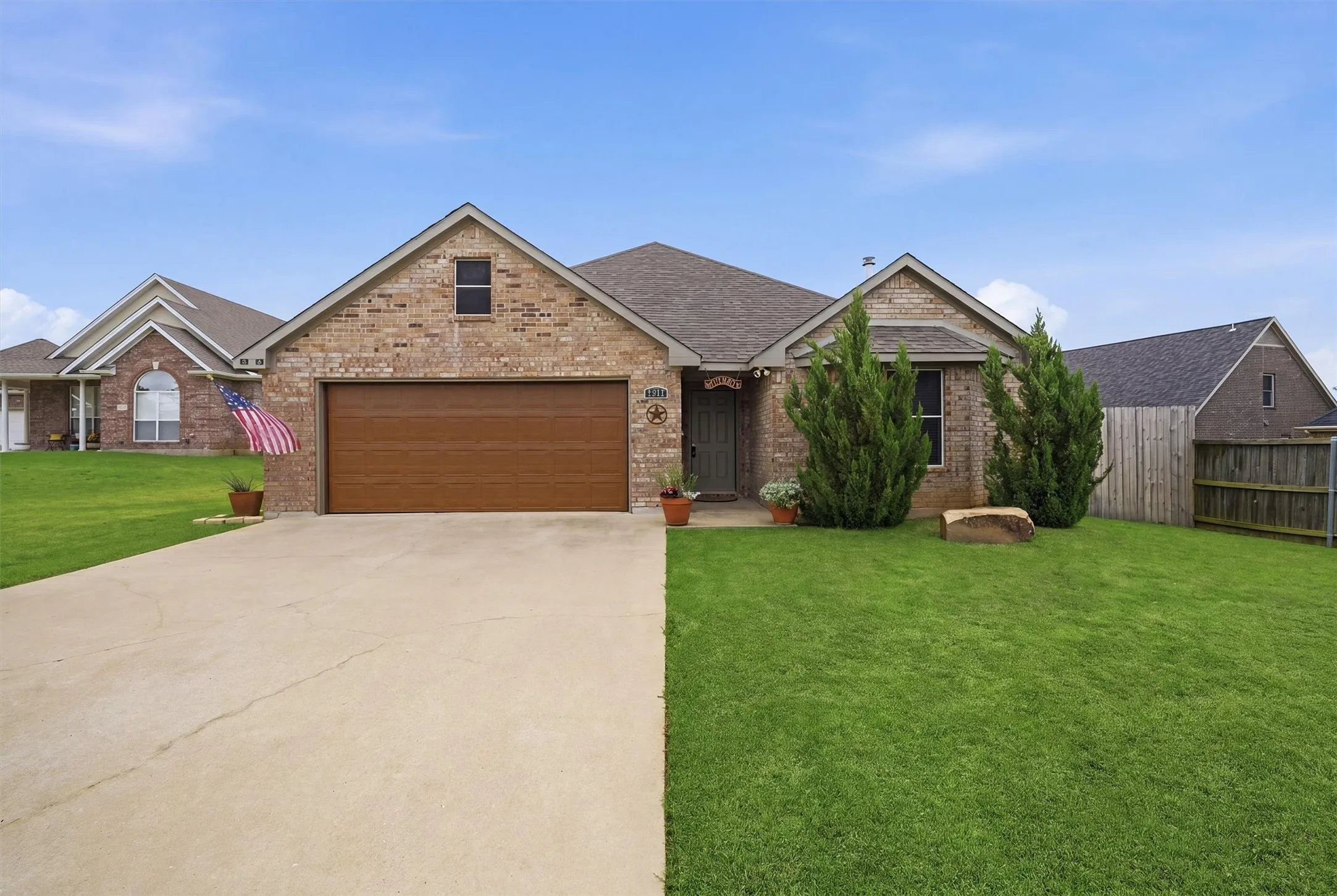 Single Family Residence For Sale in Grayson County , 5022 Mesquite Ridge Trail, Sherman, Texas 75092, 3 Bedroom, 2 Bathroom, 2 Garage spaces, 1,494 Sqft, built in 2016, mls#21395853, Real Estate Agent in Sherman, Homes For Sale in Grayson county, Homes For Sale in Sherman, Realtor in Sherman Texas, Real Estate Brokerage Independent Realty Texas, Luminita Cordes Realtor
