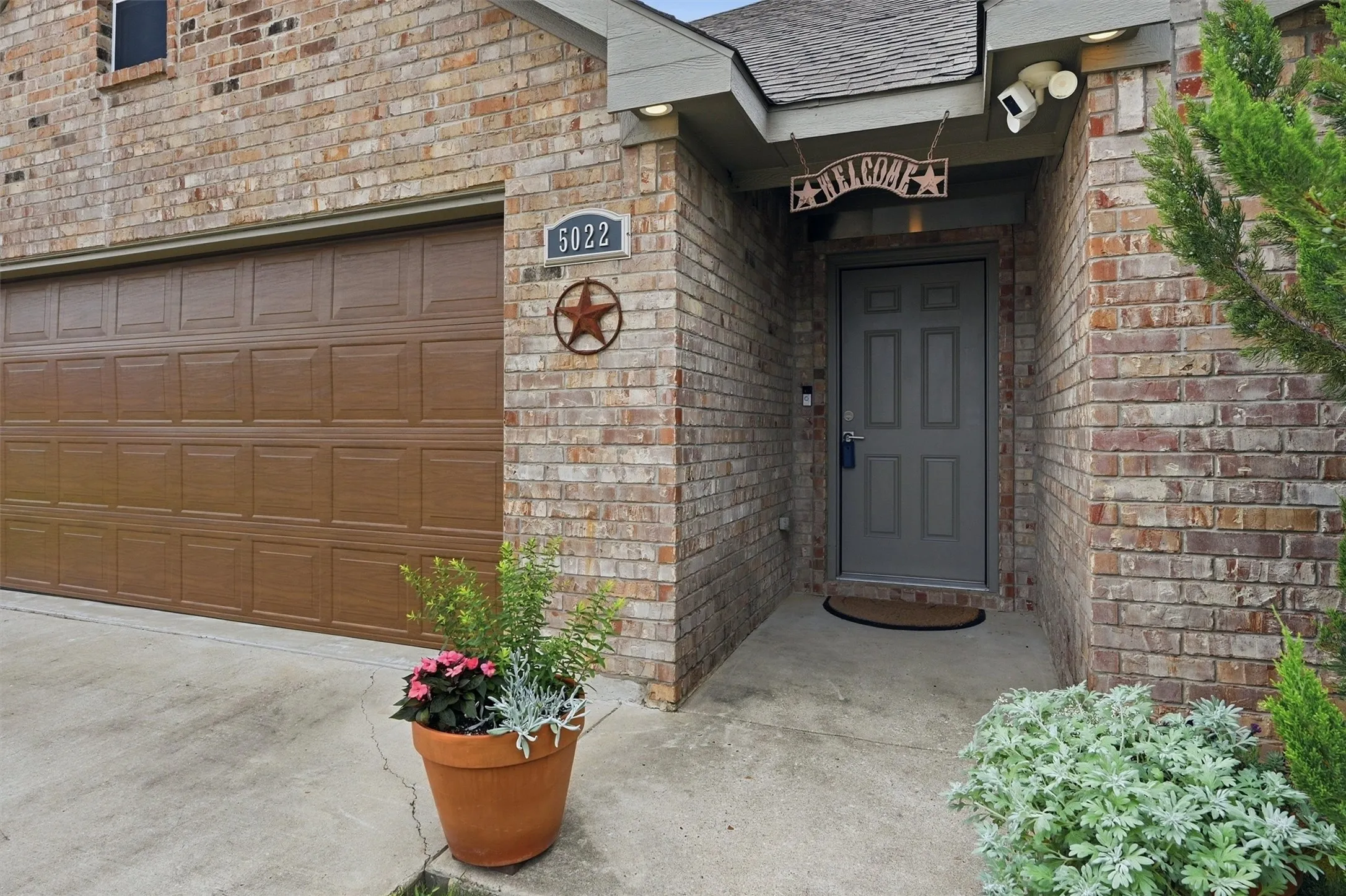 Single Family Residence For Sale in Grayson County , 5022 Mesquite Ridge Trail, Sherman, Texas 75092, 3 Bedroom, 2 Bathroom, 2 Garage spaces, 1,494 Sqft, built in 2016, mls#21395853, Real Estate Agent in Sherman, Homes For Sale in Grayson county, Homes For Sale in Sherman, Realtor in Sherman Texas, Real Estate Brokerage Independent Realty Texas, Luminita Cordes Realtor