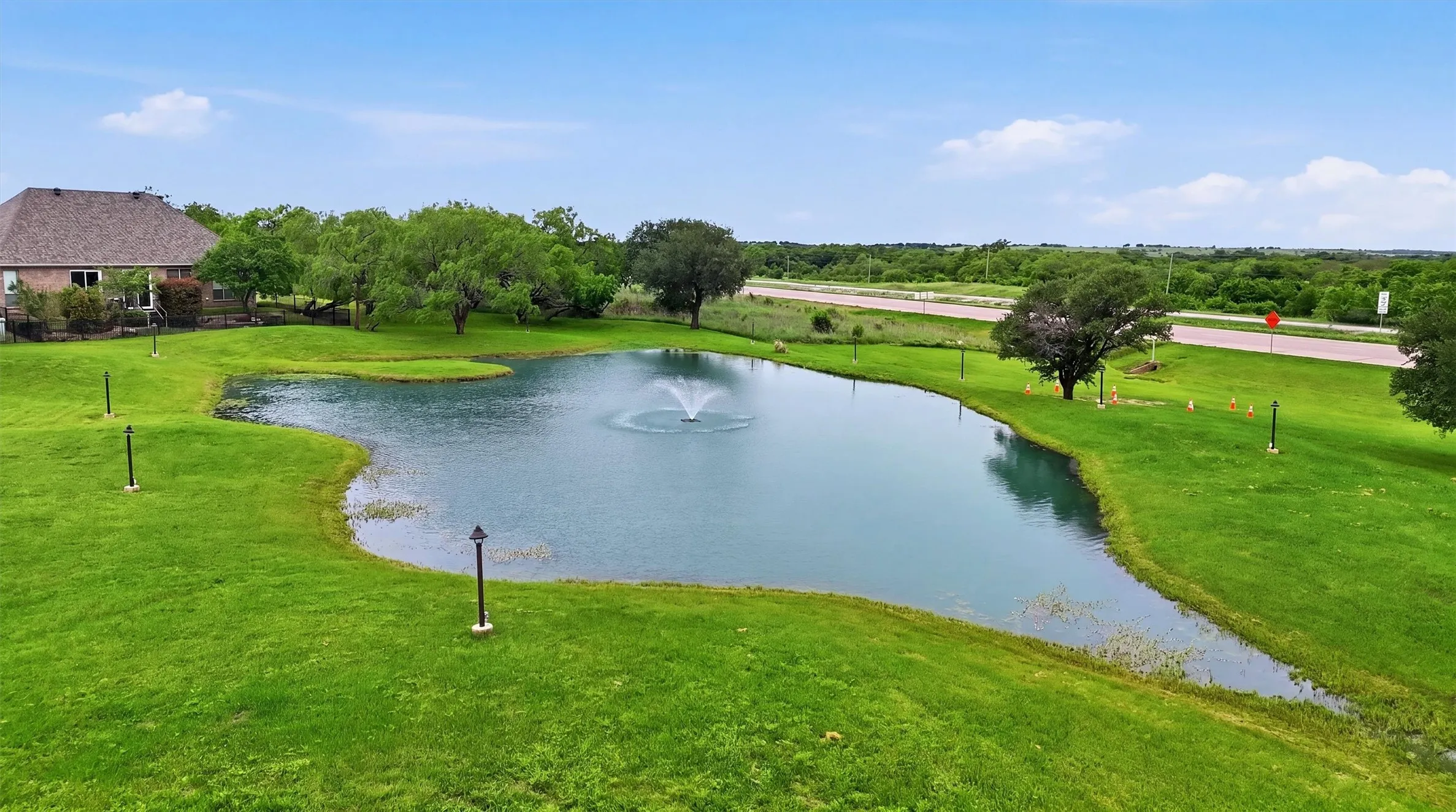 Single Family Residence For Sale in Grayson County , 5022 Mesquite Ridge Trail, Sherman, Texas 75092, 3 Bedroom, 2 Bathroom, 2 Garage spaces, 1,494 Sqft, built in 2016, mls#21395853, Real Estate Agent in Sherman, Homes For Sale in Grayson county, Homes For Sale in Sherman, Realtor in Sherman Texas, Real Estate Brokerage Independent Realty Texas, Luminita Cordes Realtor