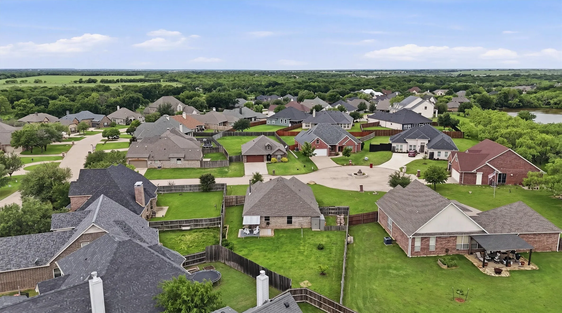 Single Family Residence For Sale in Grayson County , 5022 Mesquite Ridge Trail, Sherman, Texas 75092, 3 Bedroom, 2 Bathroom, 2 Garage spaces, 1,494 Sqft, built in 2016, mls#21395853, Real Estate Agent in Sherman, Homes For Sale in Grayson county, Homes For Sale in Sherman, Realtor in Sherman Texas, Real Estate Brokerage Independent Realty Texas, Luminita Cordes Realtor