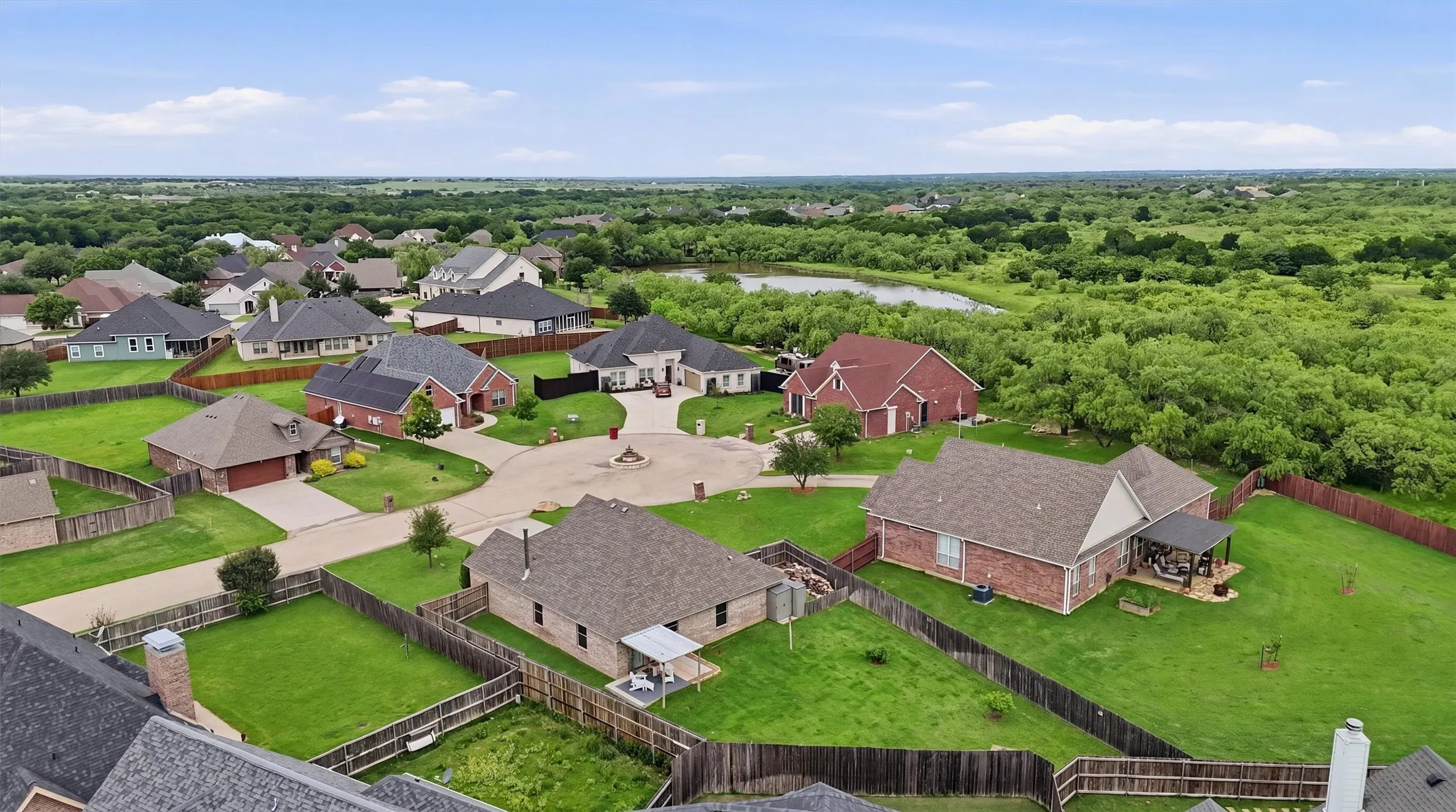 Single Family Residence For Sale in Grayson County , 5022 Mesquite Ridge Trail, Sherman, Texas 75092, 3 Bedroom, 2 Bathroom, 2 Garage spaces, 1,494 Sqft, built in 2016, mls#21395853, Real Estate Agent in Sherman, Homes For Sale in Grayson county, Homes For Sale in Sherman, Realtor in Sherman Texas, Real Estate Brokerage Independent Realty Texas, Luminita Cordes Realtor