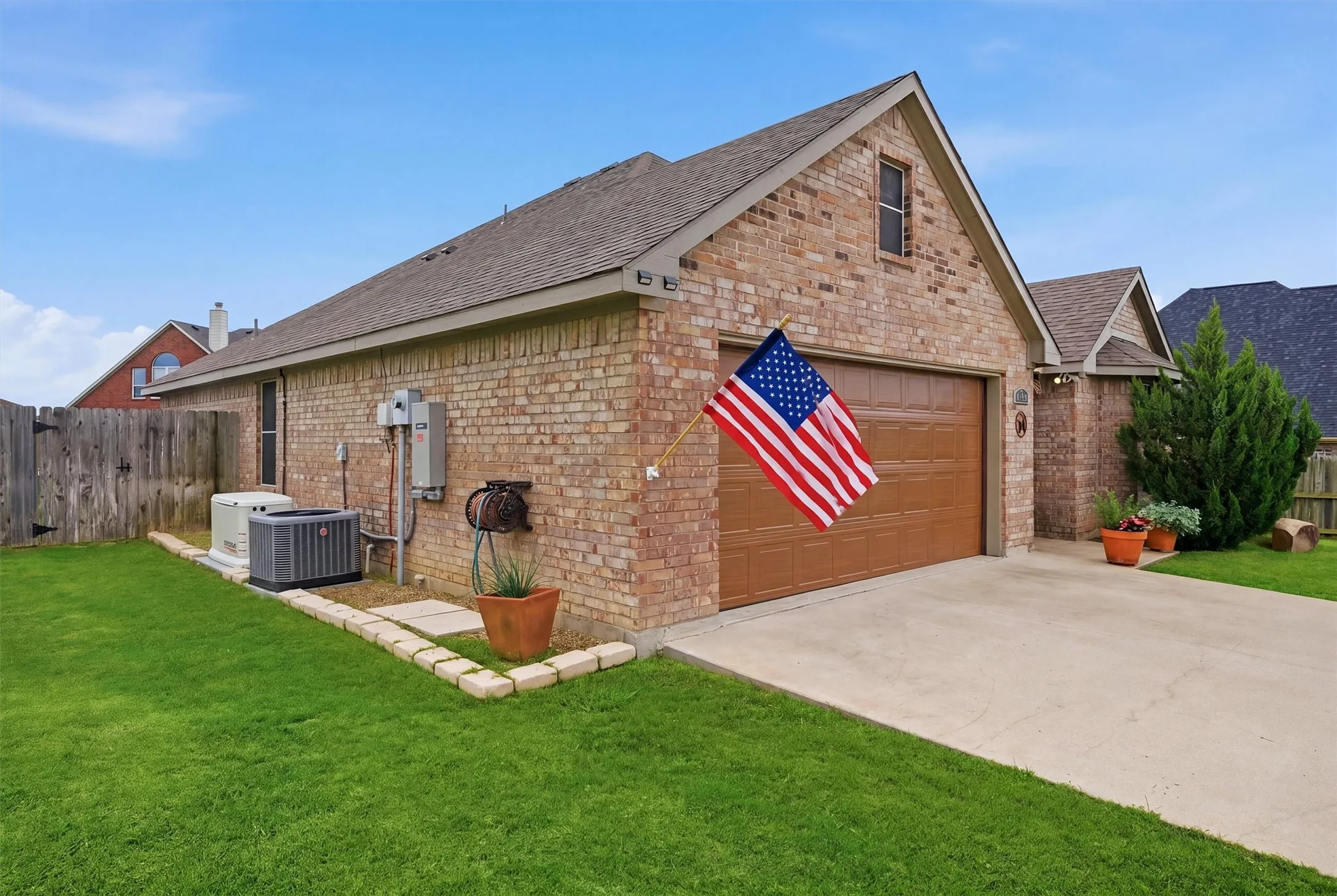 Single Family Residence For Sale in Grayson County , 5022 Mesquite Ridge Trail, Sherman, Texas 75092, 3 Bedroom, 2 Bathroom, 2 Garage spaces, 1,494 Sqft, built in 2016, mls#21395853, Real Estate Agent in Sherman, Homes For Sale in Grayson county, Homes For Sale in Sherman, Realtor in Sherman Texas, Real Estate Brokerage Independent Realty Texas, Luminita Cordes Realtor