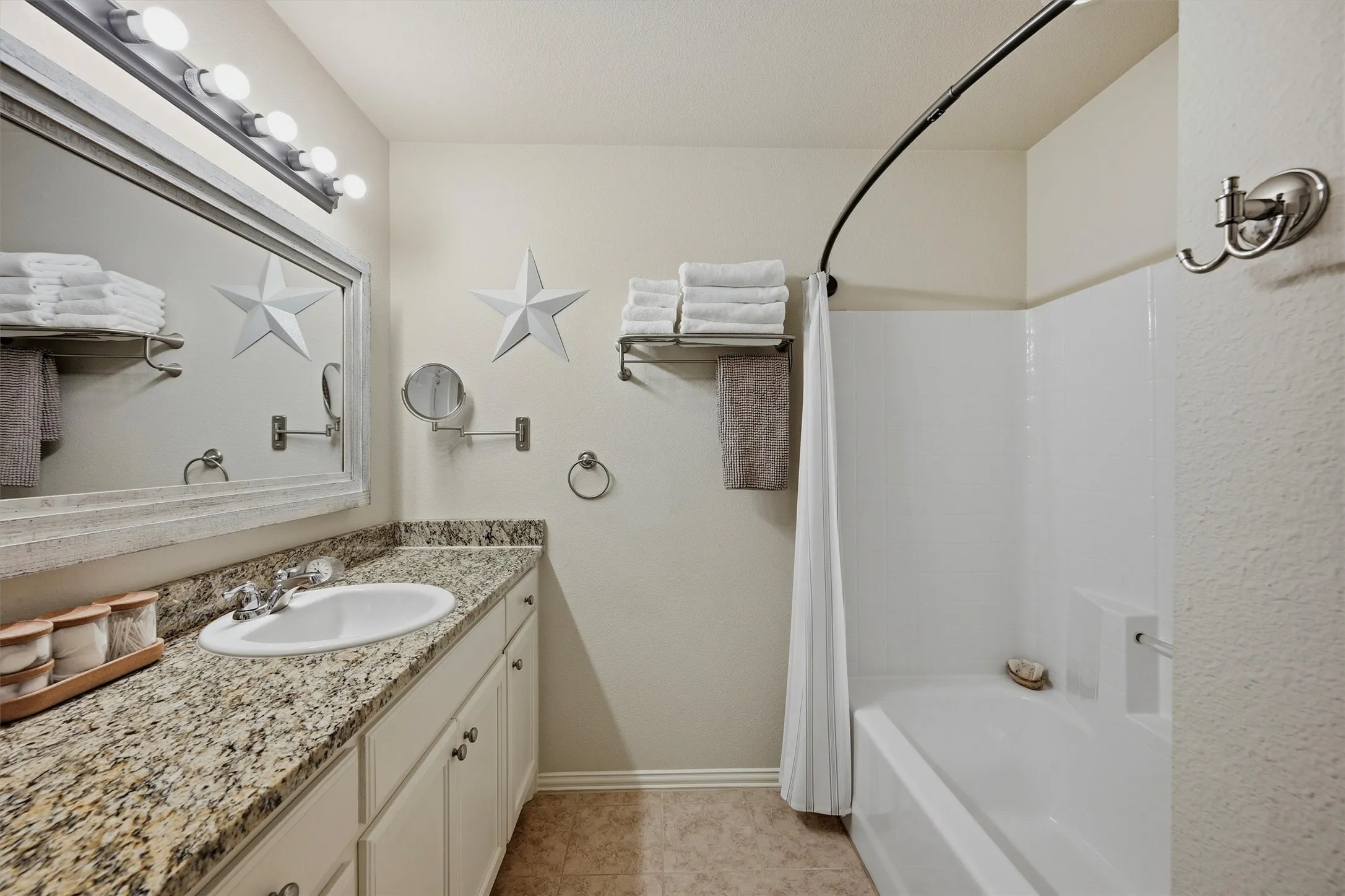 Single Family Residence For Sale in Grayson County , 5022 Mesquite Ridge Trail, Sherman, Texas 75092, 3 Bedroom, 2 Bathroom, 2 Garage spaces, 1,494 Sqft, built in 2016, mls#21395853, Real Estate Agent in Sherman, Homes For Sale in Grayson county, Homes For Sale in Sherman, Realtor in Sherman Texas, Real Estate Brokerage Independent Realty Texas, Luminita Cordes Realtor