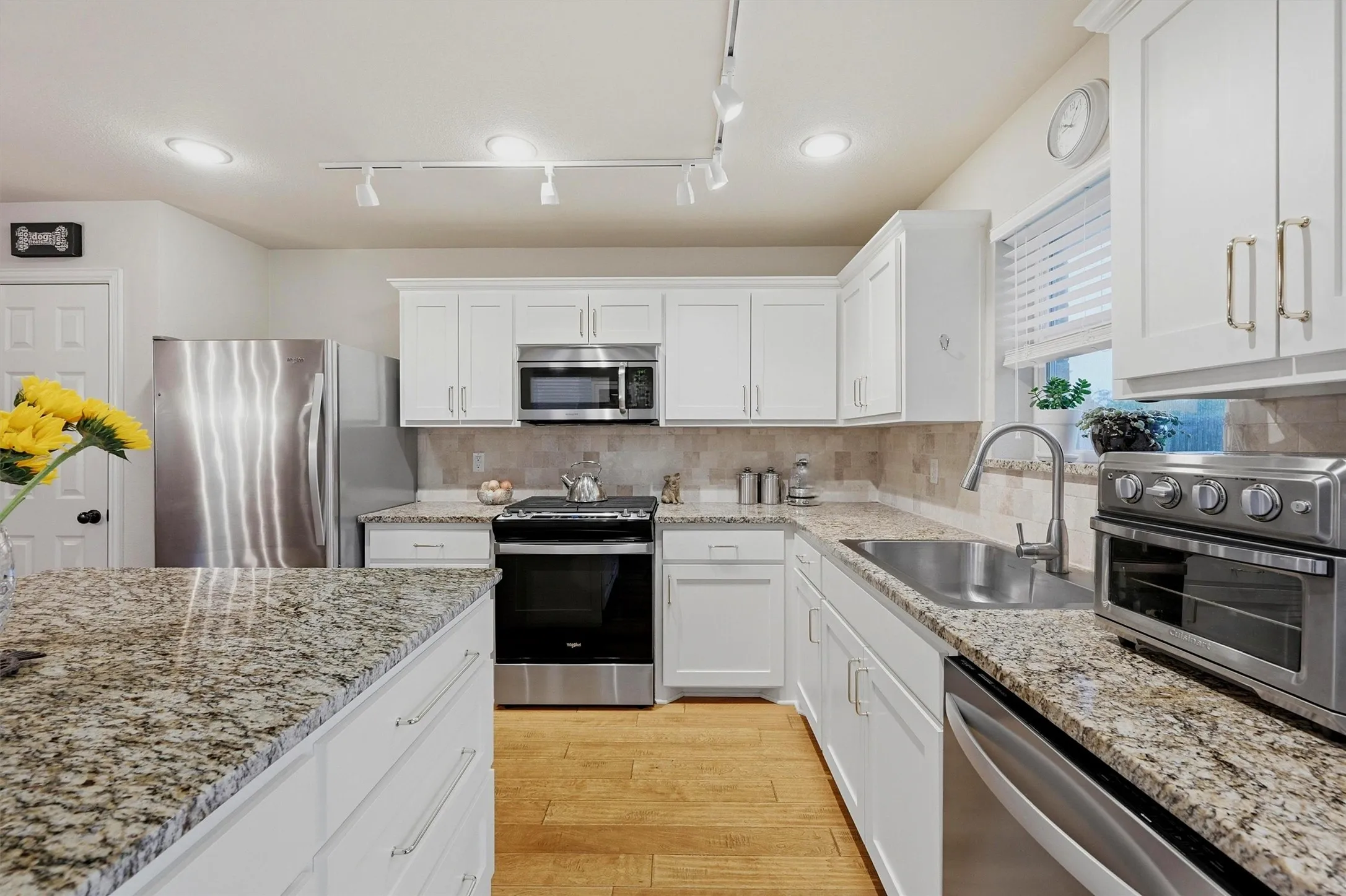 Single Family Residence For Sale in Grayson County , 5022 Mesquite Ridge Trail, Sherman, Texas 75092, 3 Bedroom, 2 Bathroom, 2 Garage spaces, 1,494 Sqft, built in 2016, mls#21395853, Real Estate Agent in Sherman, Homes For Sale in Grayson county, Homes For Sale in Sherman, Realtor in Sherman Texas, Real Estate Brokerage Independent Realty Texas, Luminita Cordes Realtor