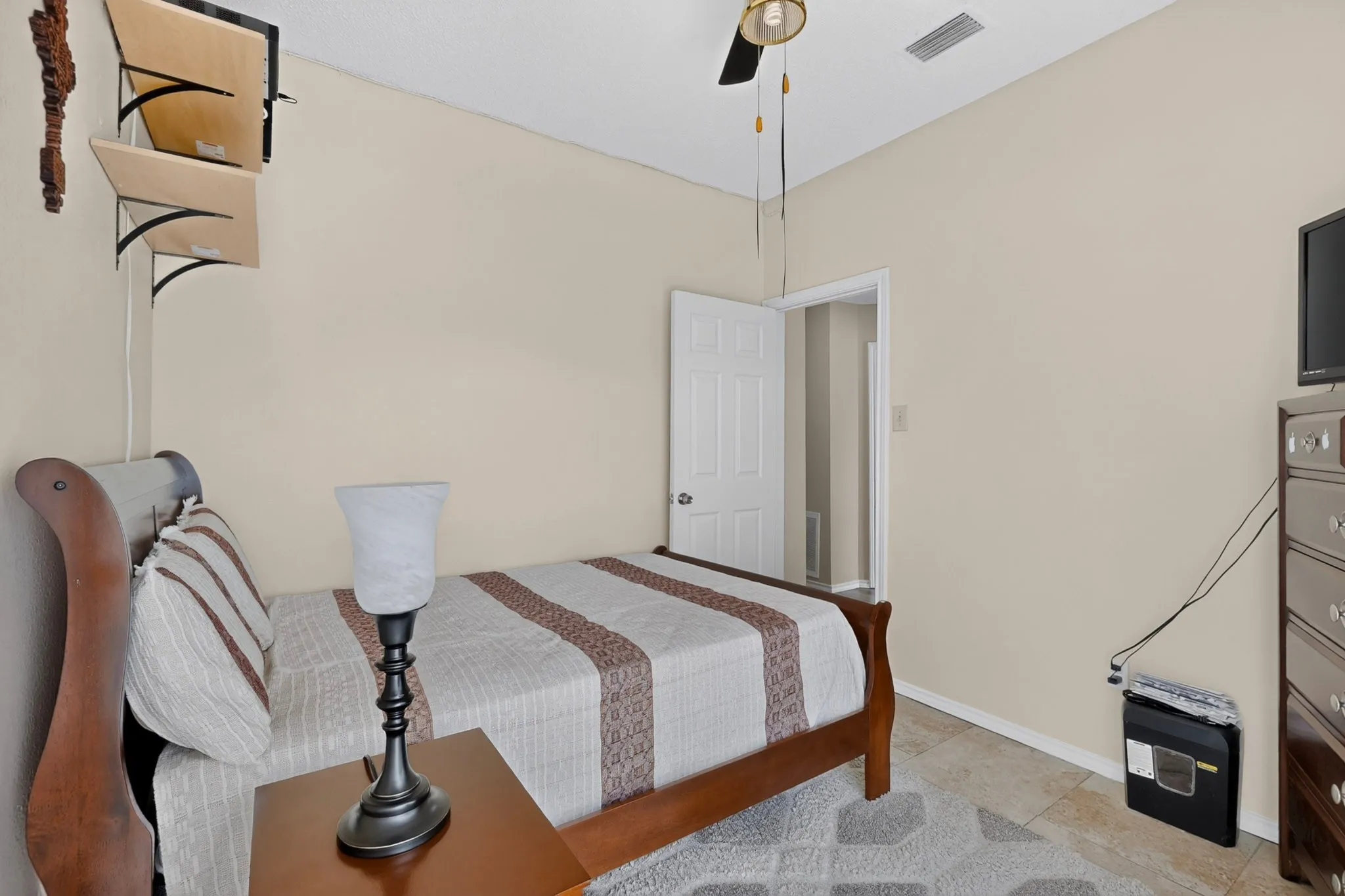 Ceiling fan fixture and overhead lighting
