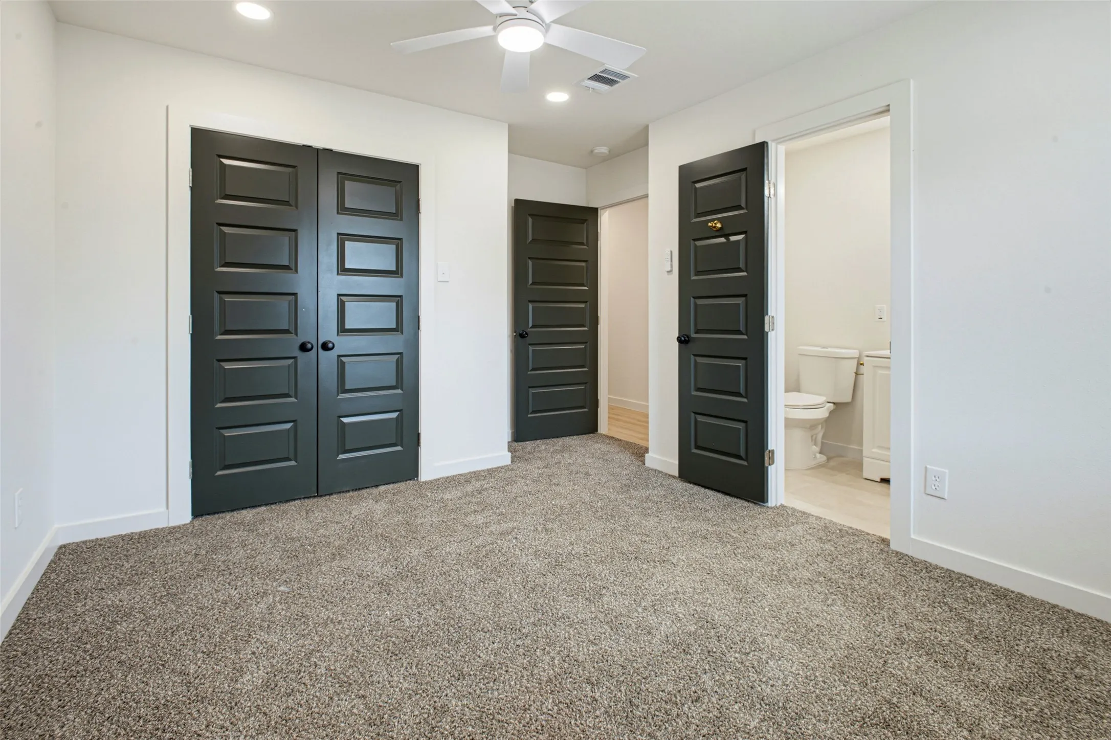 Duplex For Sale in Dallas County , 418 Dawson Circle, Grand Prairie, Texas 75051, 6 Bedroom, 4 Bathroom, 4 Garage spaces, 0 Sqft, built in 1954, mls#21390636, Real Estate Agent in Grand Prairie, Homes For Sale in Dallas county, Homes For Sale in Grand Prairie, Realtor in Grand Prairie Texas, Real Estate Brokerage Independent Realty Texas, Luminita Cordes Realtor