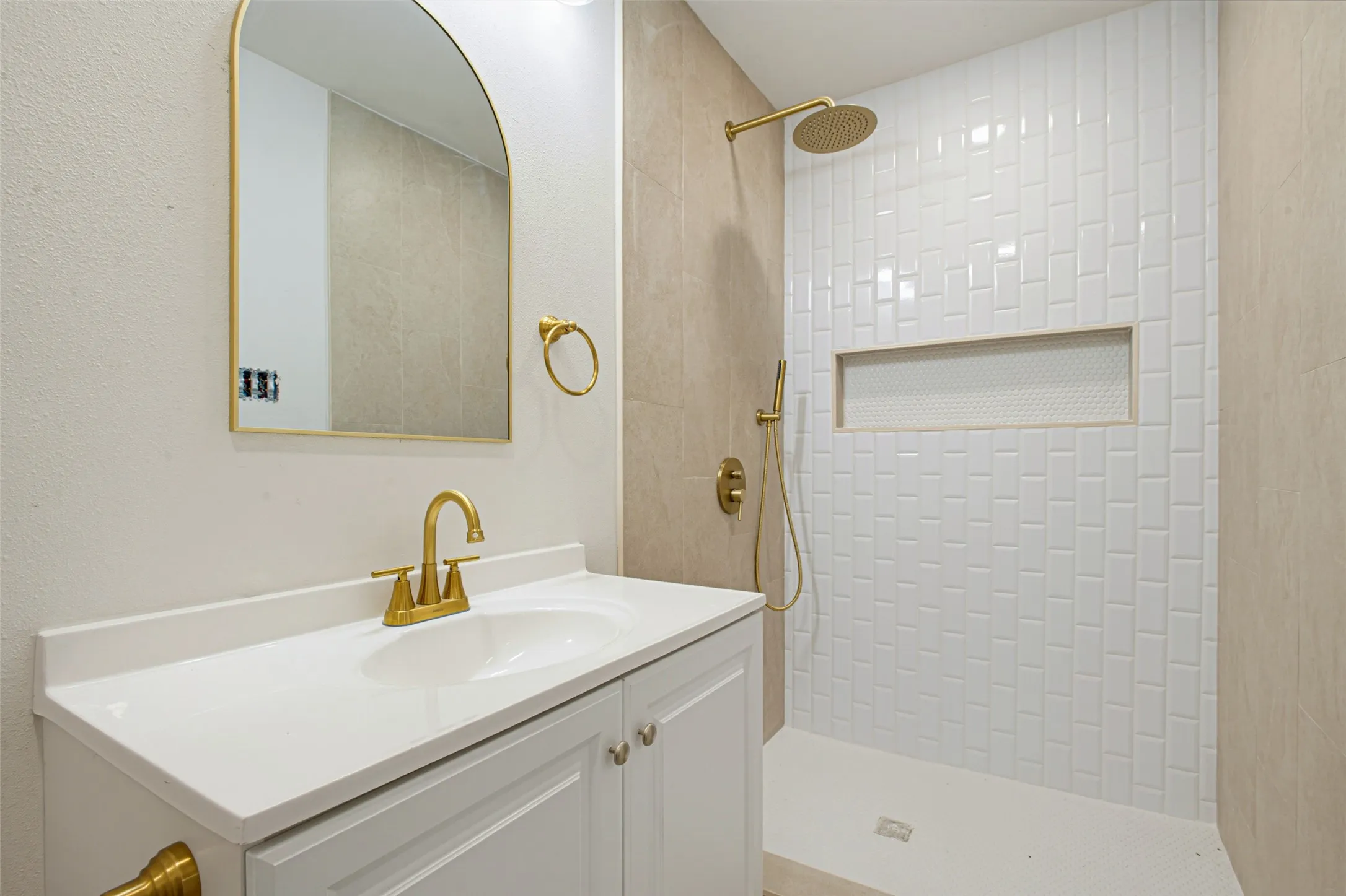 Duplex For Sale in Dallas County , 418 Dawson Circle, Grand Prairie, Texas 75051, 6 Bedroom, 4 Bathroom, 4 Garage spaces, 0 Sqft, built in 1954, mls#21390636, Real Estate Agent in Grand Prairie, Homes For Sale in Dallas county, Homes For Sale in Grand Prairie, Realtor in Grand Prairie Texas, Real Estate Brokerage Independent Realty Texas, Luminita Cordes Realtor
