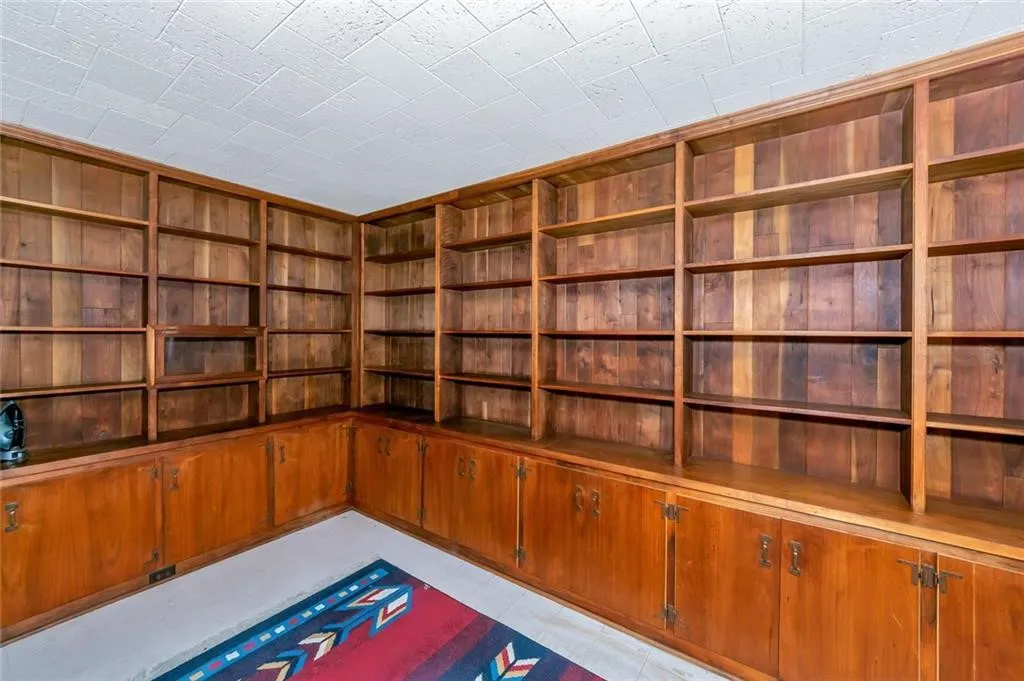Single Family Residence For Rent in Tarrant County , 1061 Boaz Road, Fort Worth, Texas 76052, 5 Bedroom, 4 Bathroom, 3 Garage spaces, 3,252 Sqft, built in 1958, mls#21395857, Real Estate Agent in Fort Worth, Homes For Rent in Tarrant county, Homes For Rent in Fort Worth, Realtor in Fort Worth Texas, Real Estate Brokerage Independent Realty Texas, Luminita Cordes Realtor