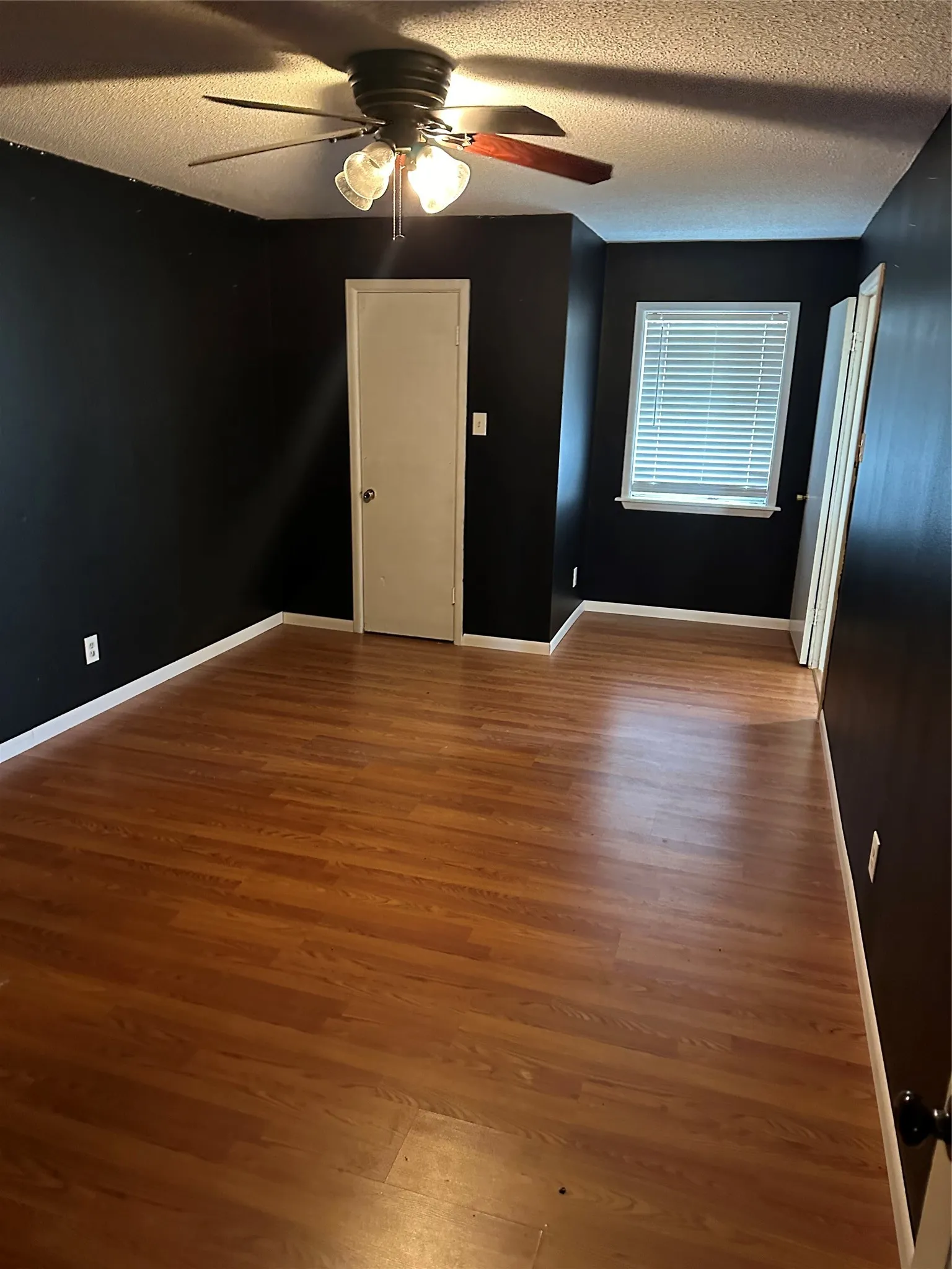 Single Family Residence For Rent in Tarrant County , 1061 Boaz Road, Fort Worth, Texas 76052, 5 Bedroom, 4 Bathroom, 3 Garage spaces, 3,252 Sqft, built in 1958, mls#21395857, Real Estate Agent in Fort Worth, Homes For Rent in Tarrant county, Homes For Rent in Fort Worth, Realtor in Fort Worth Texas, Real Estate Brokerage Independent Realty Texas, Luminita Cordes Realtor