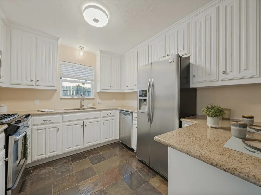 Single Family Residence For Sale in Tarrant County , 6316 Tosca Drive, Haltom City, Texas 76180, 3 Bedroom, 2 Bathroom, 2 Garage spaces, 2,025 Sqft, built in 1973, mls#21395123, Real Estate Agent in Haltom City, Homes For Sale in Tarrant county, Homes For Sale in Haltom City, Realtor in Haltom City Texas, Real Estate Brokerage Independent Realty Texas, Luminita Cordes Realtor