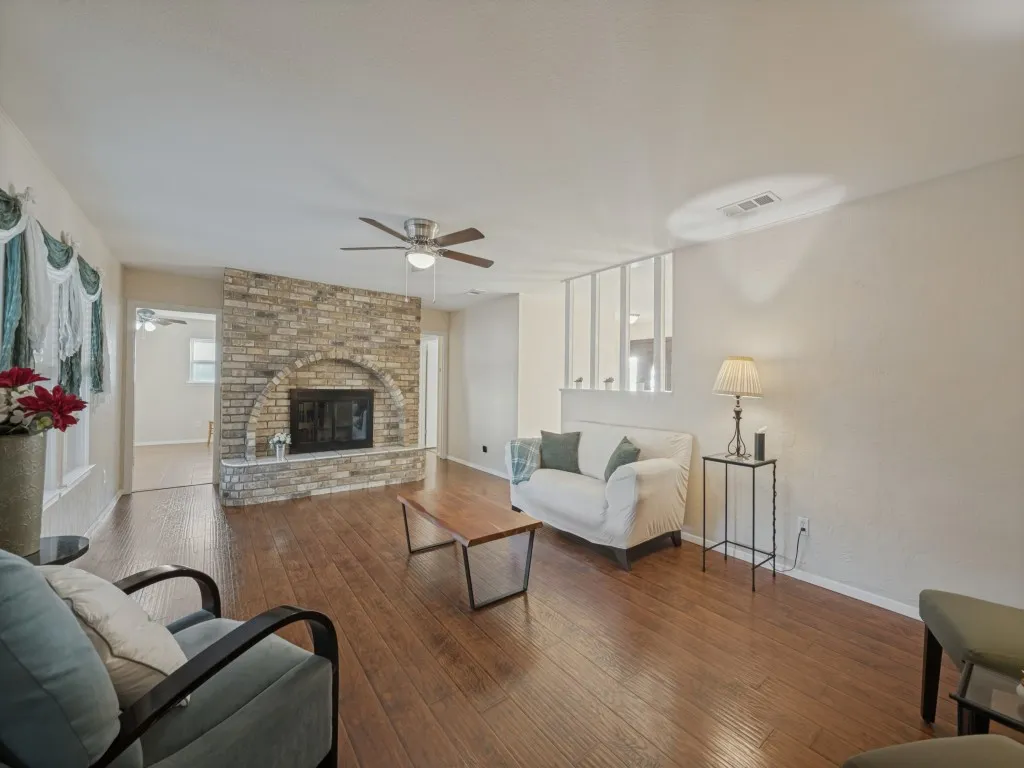 Single Family Residence For Sale in Tarrant County , 6316 Tosca Drive, Haltom City, Texas 76180, 3 Bedroom, 2 Bathroom, 2 Garage spaces, 2,025 Sqft, built in 1973, mls#21395123, Real Estate Agent in Haltom City, Homes For Sale in Tarrant county, Homes For Sale in Haltom City, Realtor in Haltom City Texas, Real Estate Brokerage Independent Realty Texas, Luminita Cordes Realtor