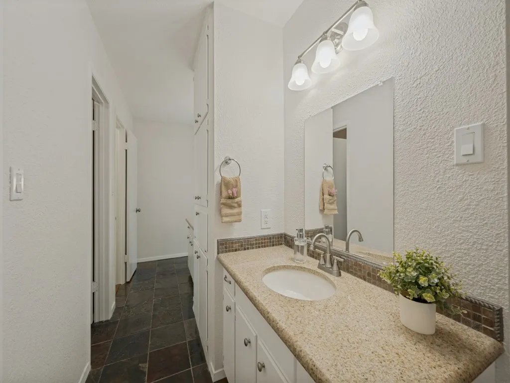 Single Family Residence For Sale in Tarrant County , 6316 Tosca Drive, Haltom City, Texas 76180, 3 Bedroom, 2 Bathroom, 2 Garage spaces, 2,025 Sqft, built in 1973, mls#21395123, Real Estate Agent in Haltom City, Homes For Sale in Tarrant county, Homes For Sale in Haltom City, Realtor in Haltom City Texas, Real Estate Brokerage Independent Realty Texas, Luminita Cordes Realtor