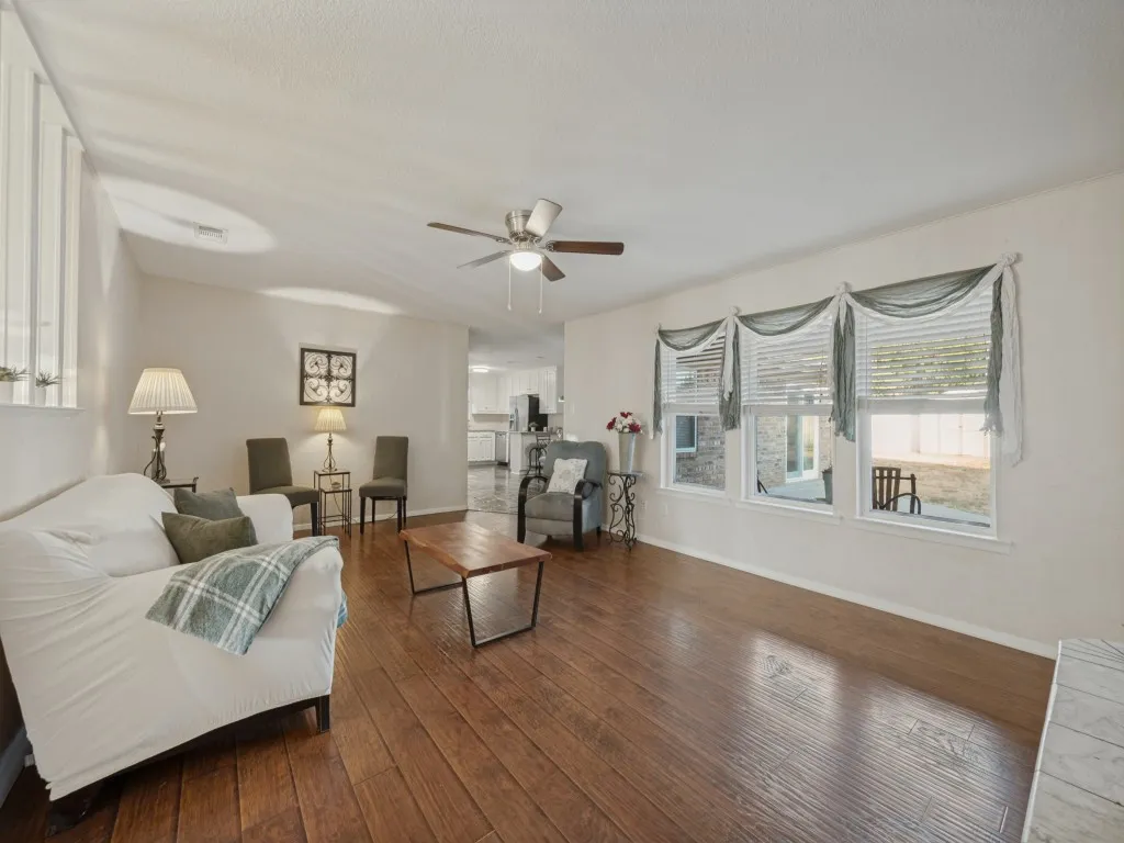 Single Family Residence For Sale in Tarrant County , 6316 Tosca Drive, Haltom City, Texas 76180, 3 Bedroom, 2 Bathroom, 2 Garage spaces, 2,025 Sqft, built in 1973, mls#21395123, Real Estate Agent in Haltom City, Homes For Sale in Tarrant county, Homes For Sale in Haltom City, Realtor in Haltom City Texas, Real Estate Brokerage Independent Realty Texas, Luminita Cordes Realtor