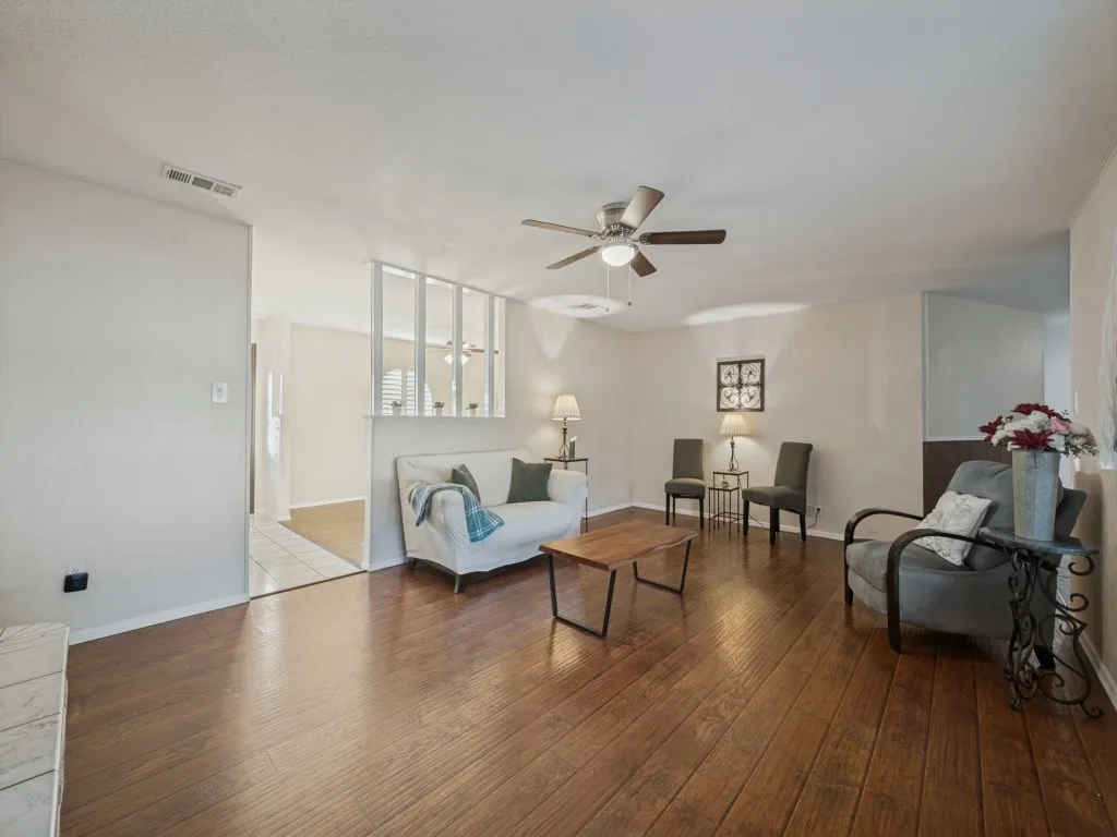 Single Family Residence For Sale in Tarrant County , 6316 Tosca Drive, Haltom City, Texas 76180, 3 Bedroom, 2 Bathroom, 2 Garage spaces, 2,025 Sqft, built in 1973, mls#21395123, Real Estate Agent in Haltom City, Homes For Sale in Tarrant county, Homes For Sale in Haltom City, Realtor in Haltom City Texas, Real Estate Brokerage Independent Realty Texas, Luminita Cordes Realtor