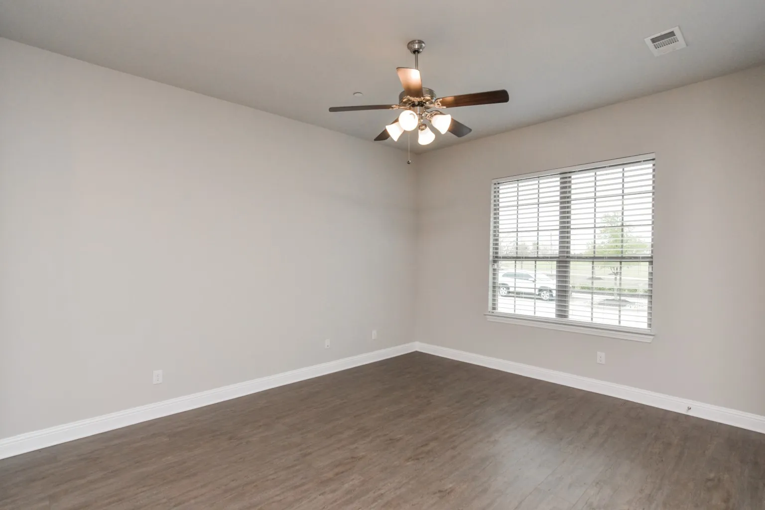 Townhouse For Rent in Collin County , 8039 Snowmass Drive, Frisco, Texas 75034, 3 Bedroom, 4 Bathroom, 2 Garage spaces, 1,932 Sqft, built in 2018, mls#21389049, Real Estate Agent in Frisco, Homes For Rent in Collin county, Homes For Rent in Frisco, Realtor in Frisco Texas, Real Estate Brokerage Independent Realty Texas, Luminita Cordes Realtor