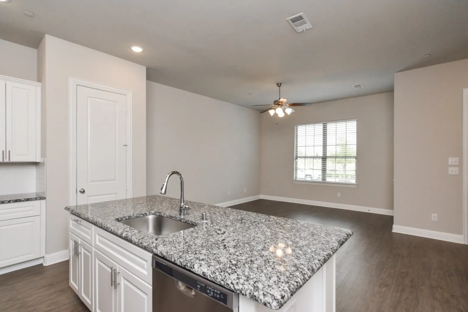 Townhouse For Rent in Collin County , 8039 Snowmass Drive, Frisco, Texas 75034, 3 Bedroom, 4 Bathroom, 2 Garage spaces, 1,932 Sqft, built in 2018, mls#21389049, Real Estate Agent in Frisco, Homes For Rent in Collin county, Homes For Rent in Frisco, Realtor in Frisco Texas, Real Estate Brokerage Independent Realty Texas, Luminita Cordes Realtor